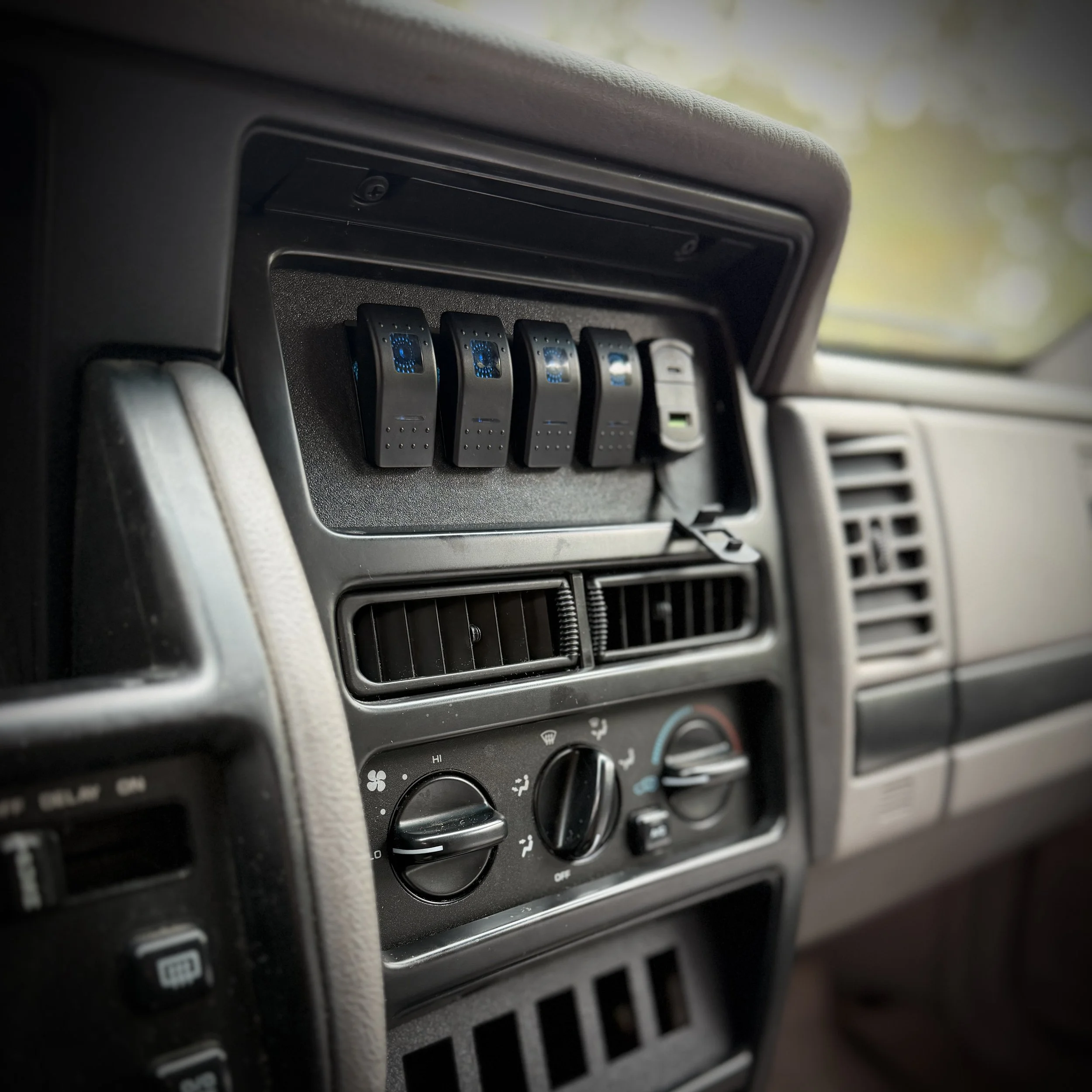 1993-1995 ZJ - Radio Delete Switch Panel