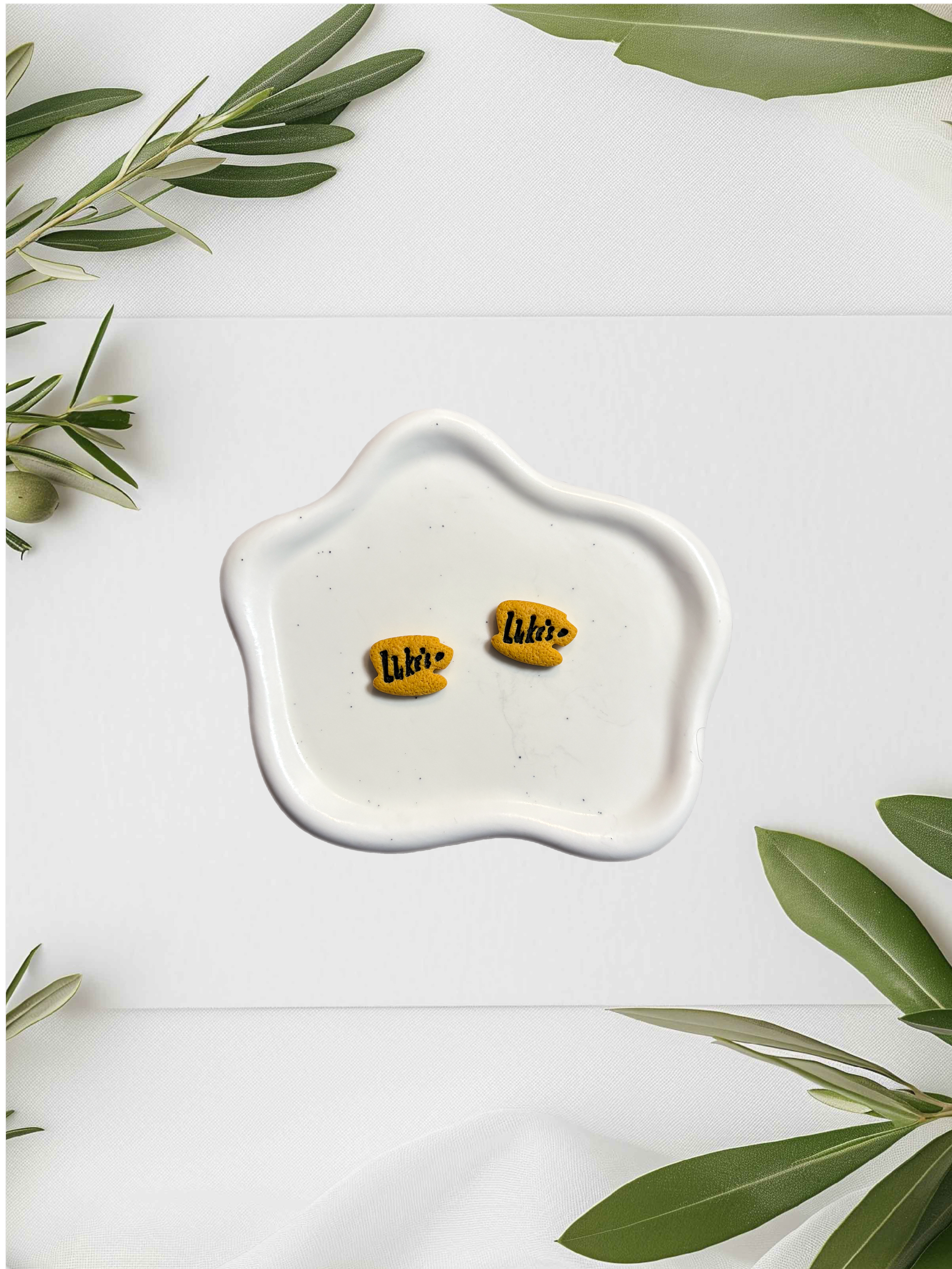 Gilmore Girls Luke's Cafe Studs