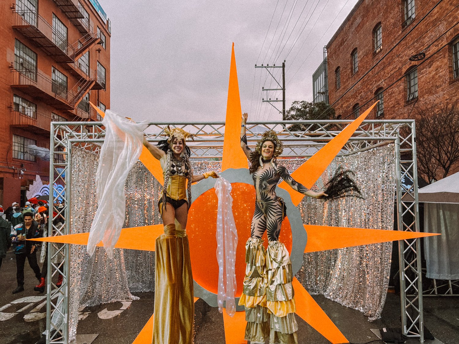 stilt- walker-costume-4.jpg