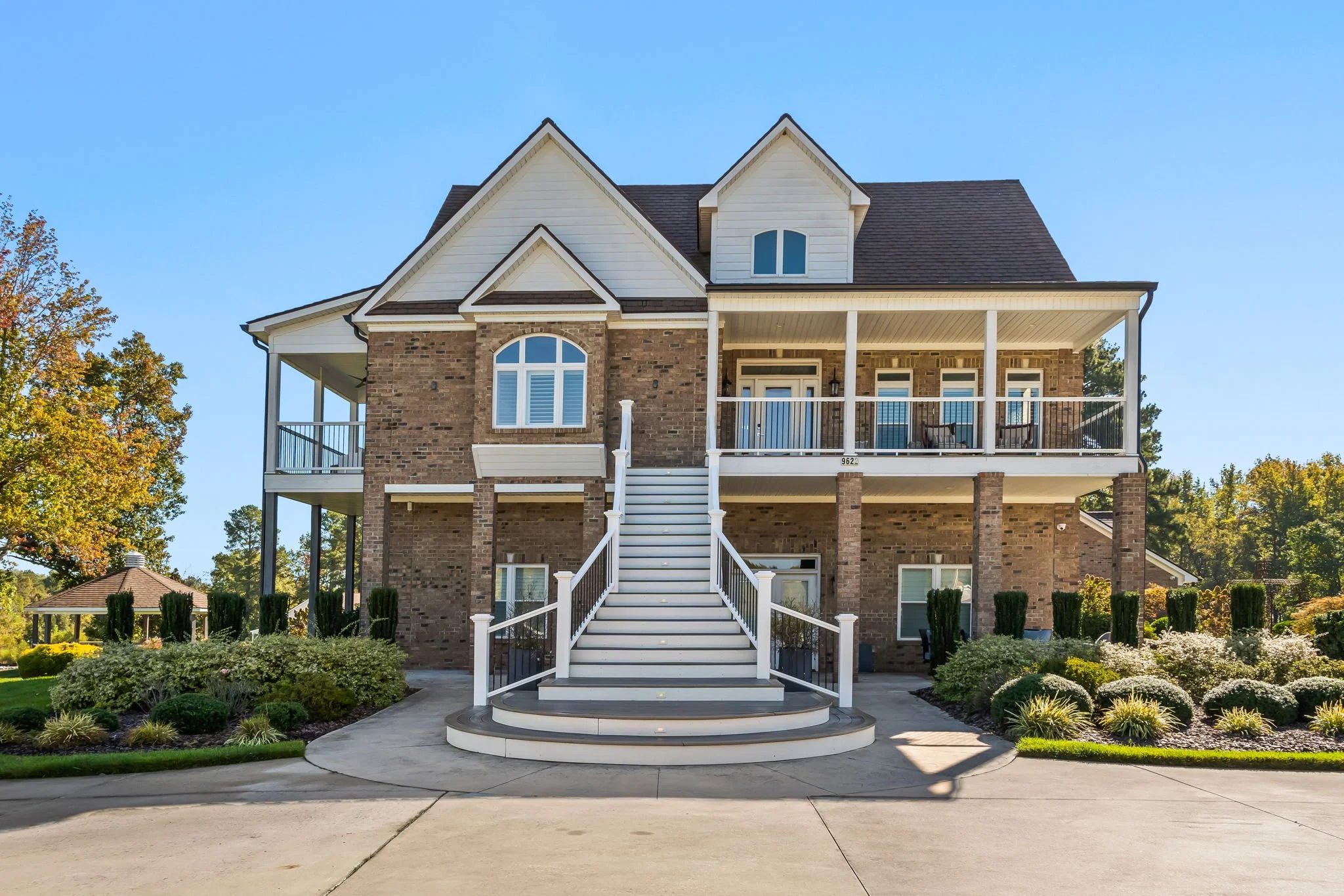 7-web-or-mls-untitled-7.jpg