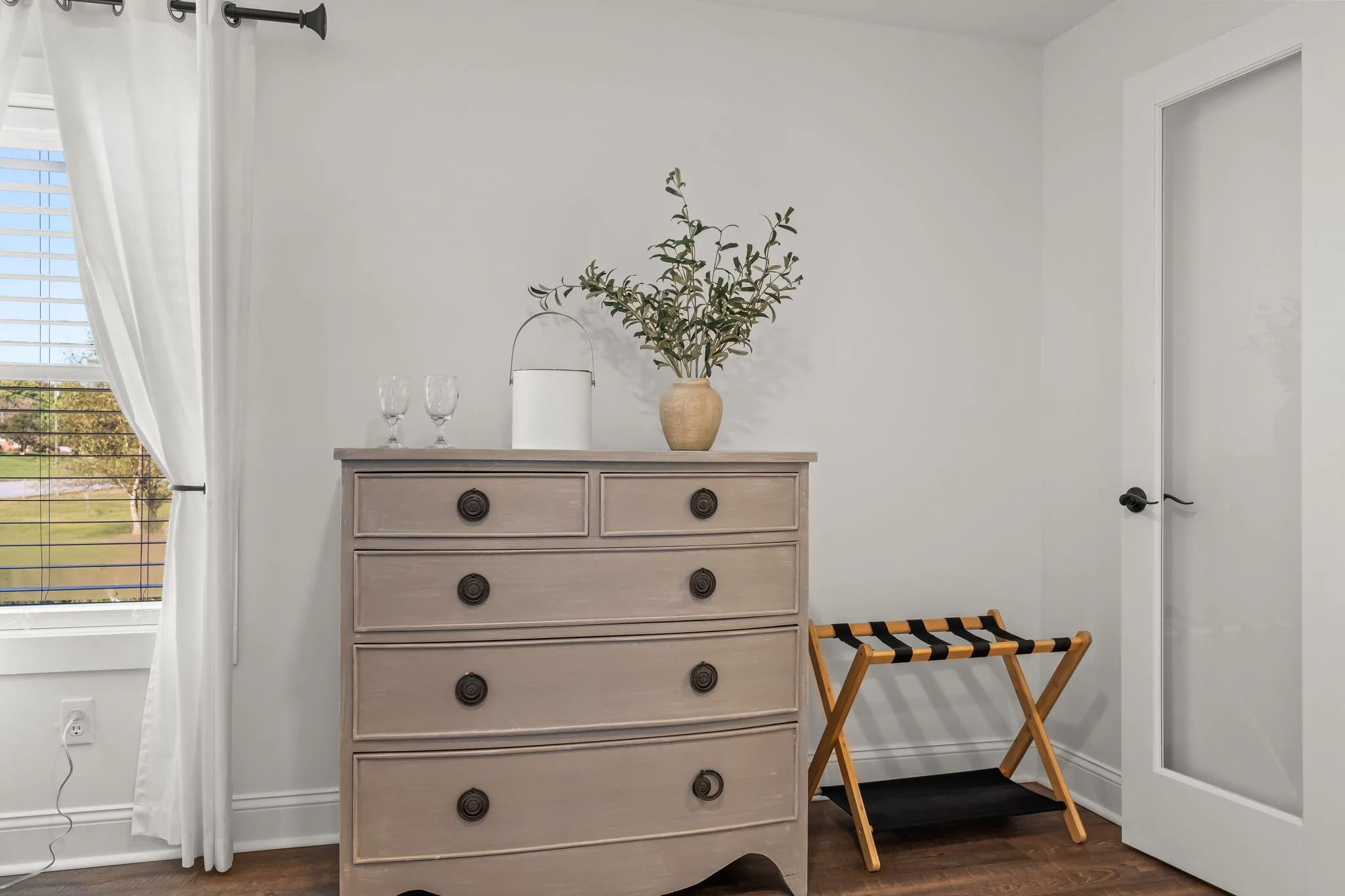 100-web-or-mls-untitled-100.jpg