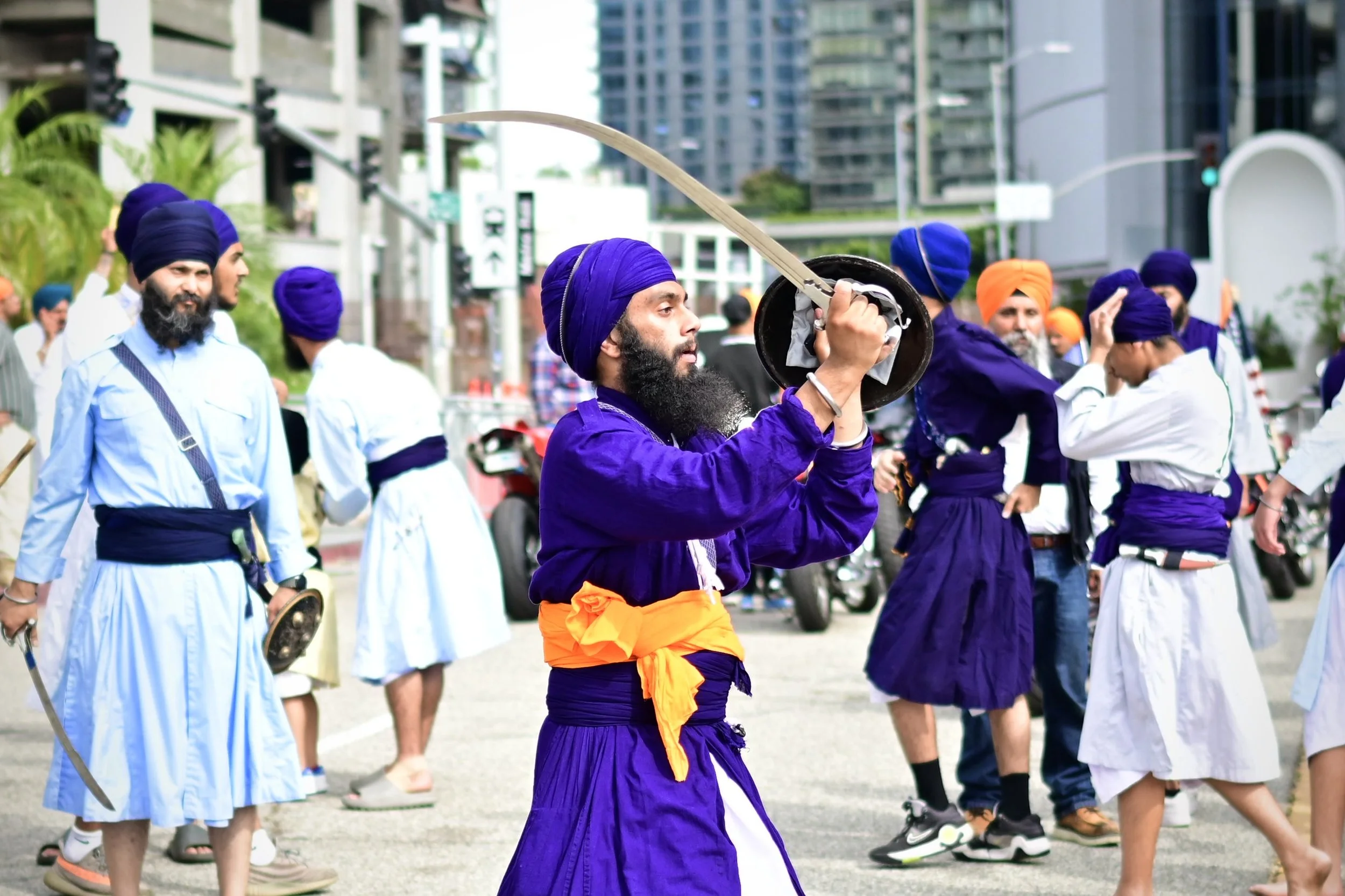 Sikh man preparing to participate in a round of Gatka. (Los Angeles, 2026)