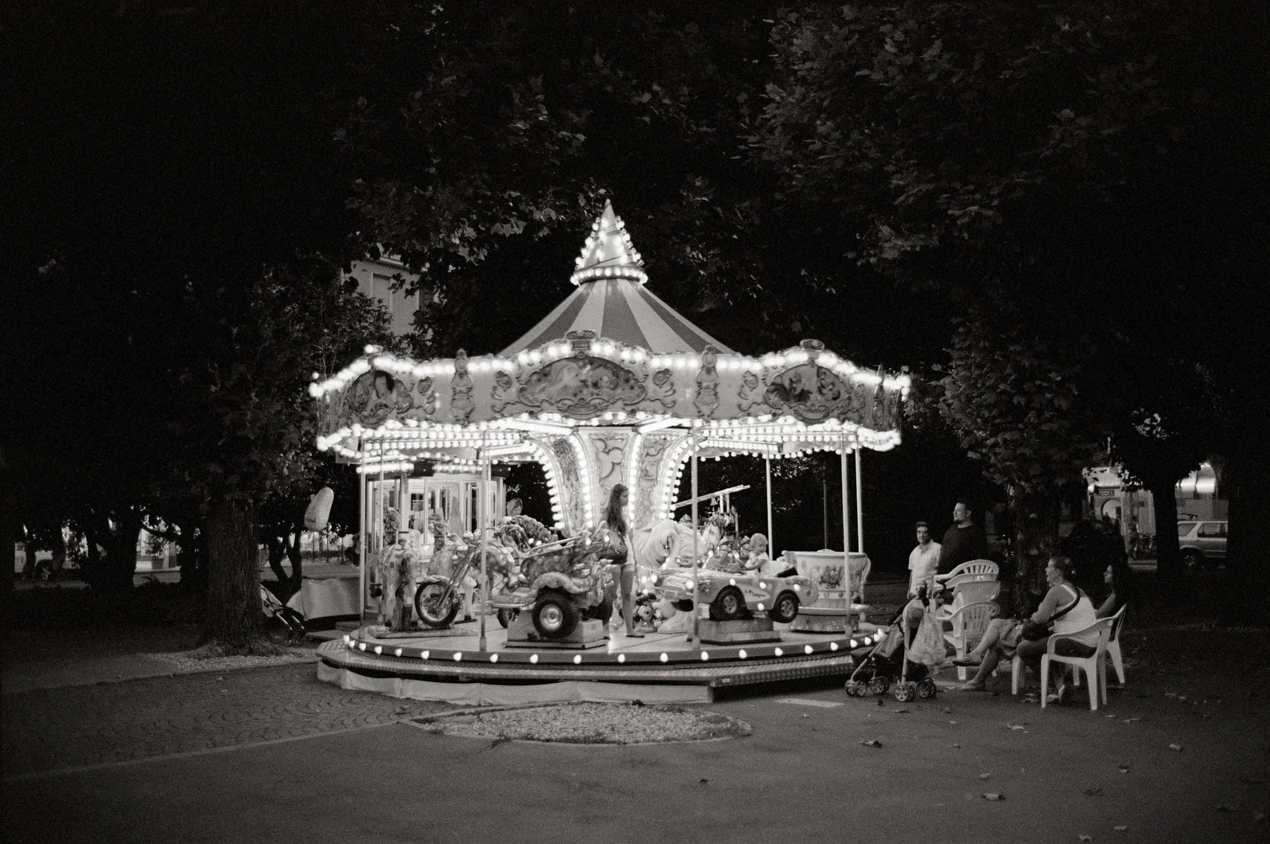 Das Karussell. 2013. 80 x 120 cm. Silbergelatine Barytabzug.