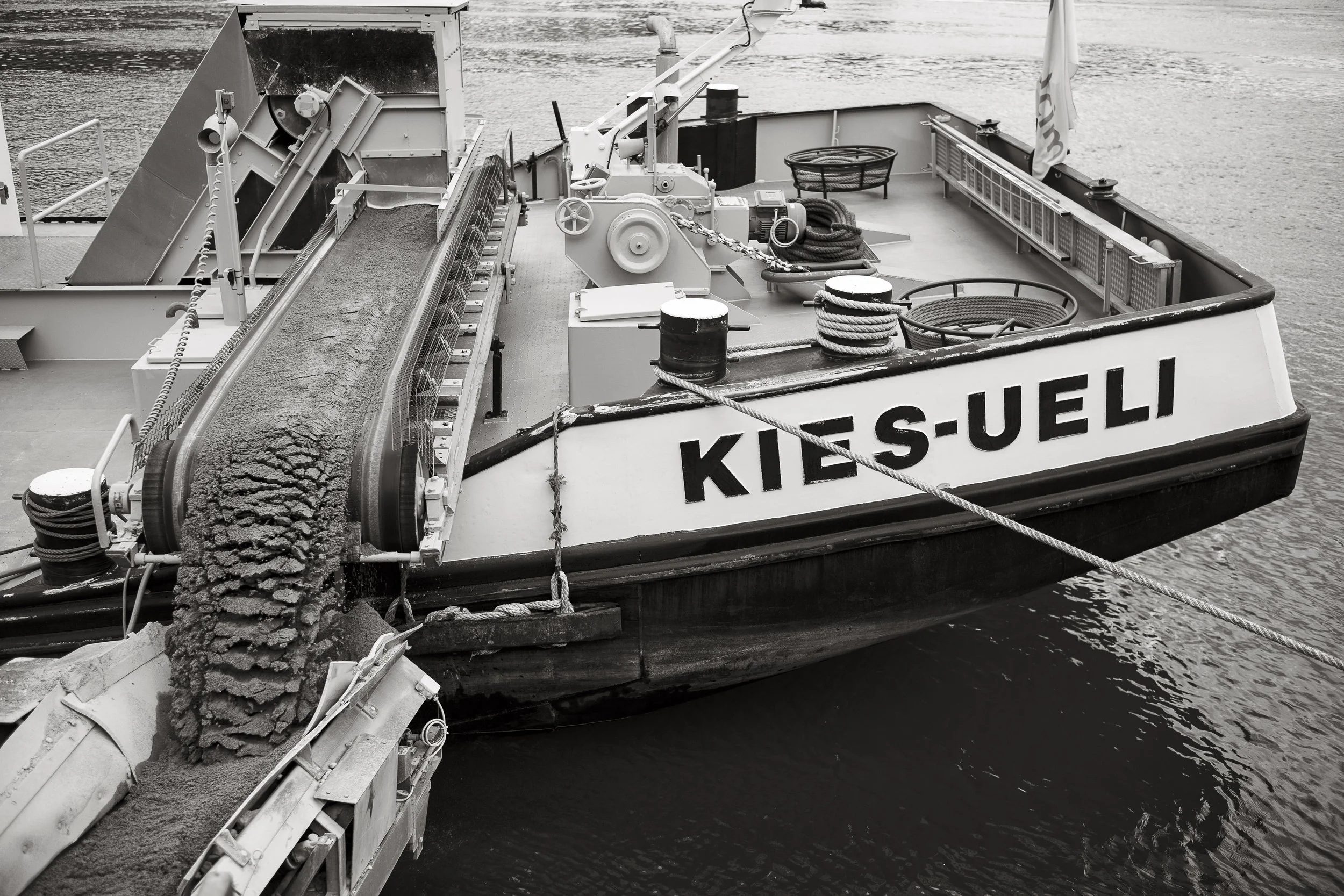 Das Frachtschiff "Kiesueli" beim Hafen Birsfelden. 2018.