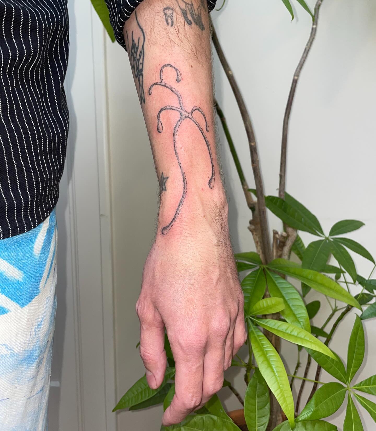 handpoked abstract on @fruitsofmyyouth.tattoo ! so jazzed with how this turned out wow wow wow