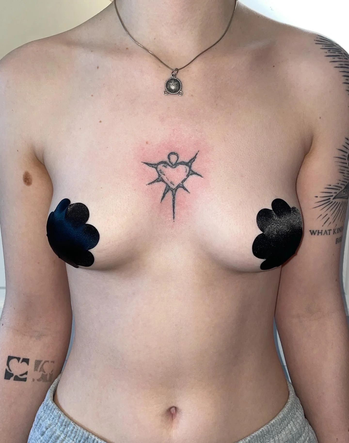 handpoked center chest placement for Sage <3

always down to edit a piece to fit a placement, this one was so funnnnnn