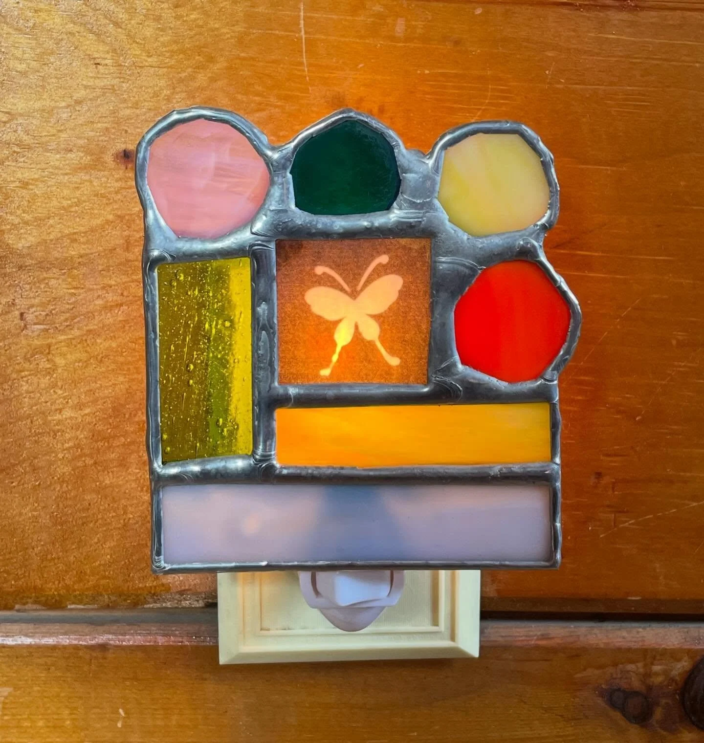 a few of the pieces that will be available on the mini drop
TODAY 5/2 @ 11am (PT)
jacofsometrades.com/shop

#stainedglass #stainedglassart #solder #soldering #seattleartist