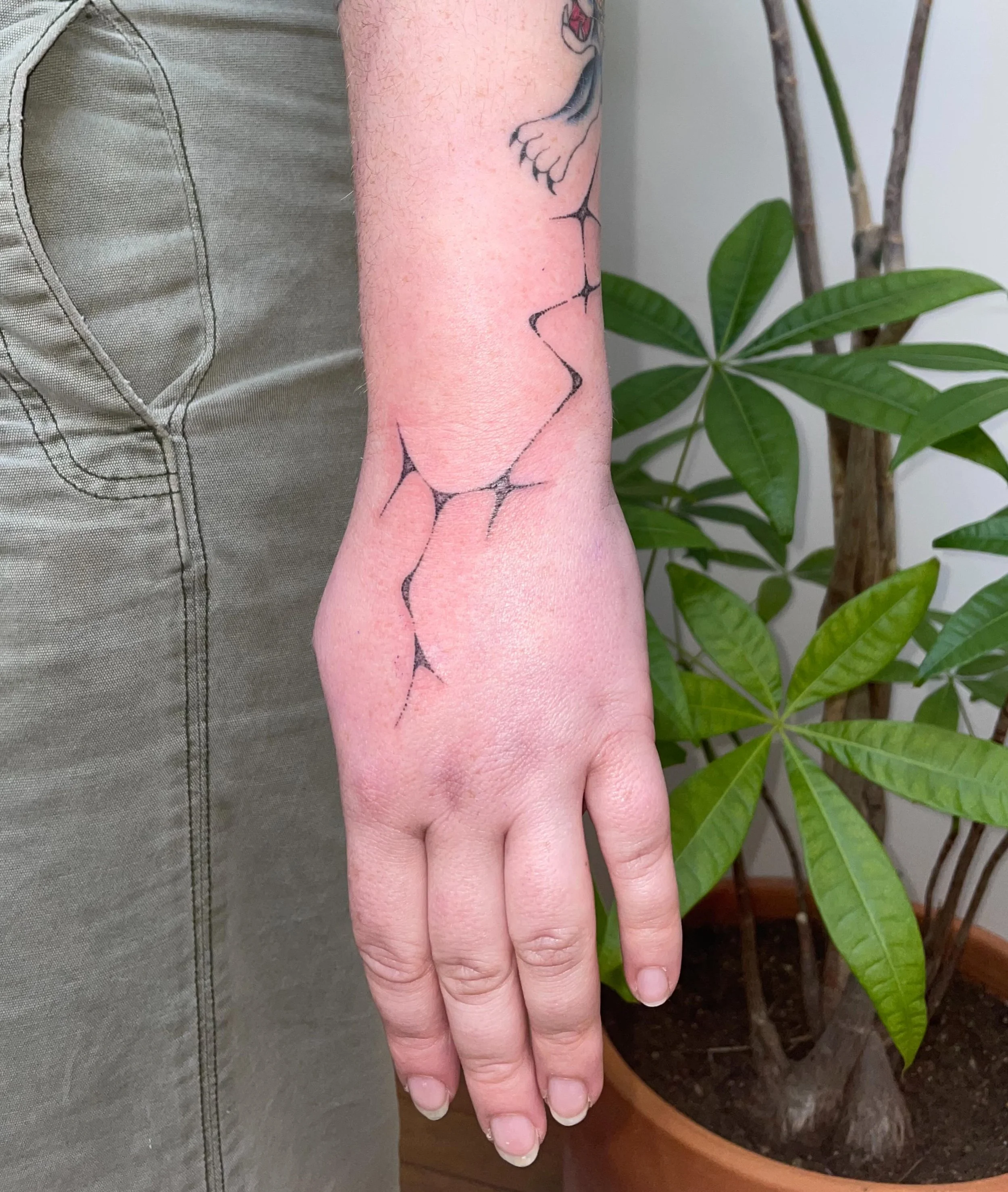 handpoked for @welcomegnome !!! <333
