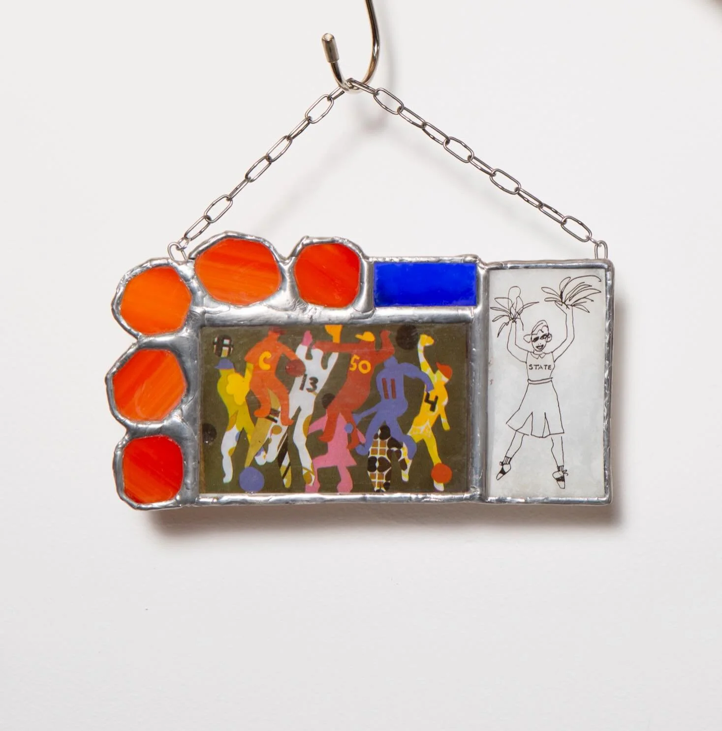 stained glass by me, gorg photos by @melkagerer 

dropping some new glass soon // hit up mel for all your photography dreams

#stainedglass #solder #soldering #glassartwork #recycledart