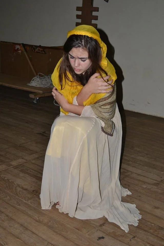 chloe cave richest.jpg