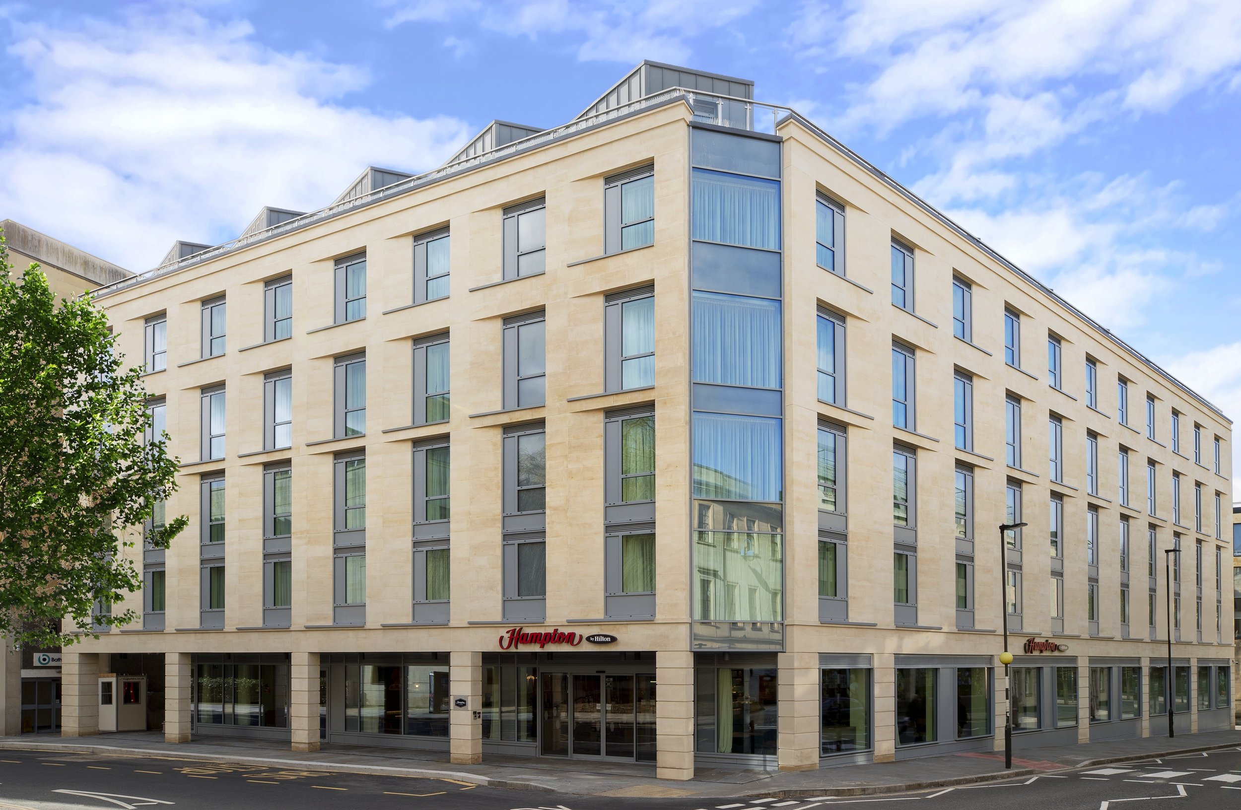 4 Hampton Hilton Bath.jpg