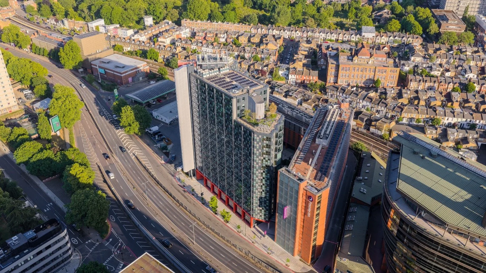 2 Premier Inn Hammersmith.jpg