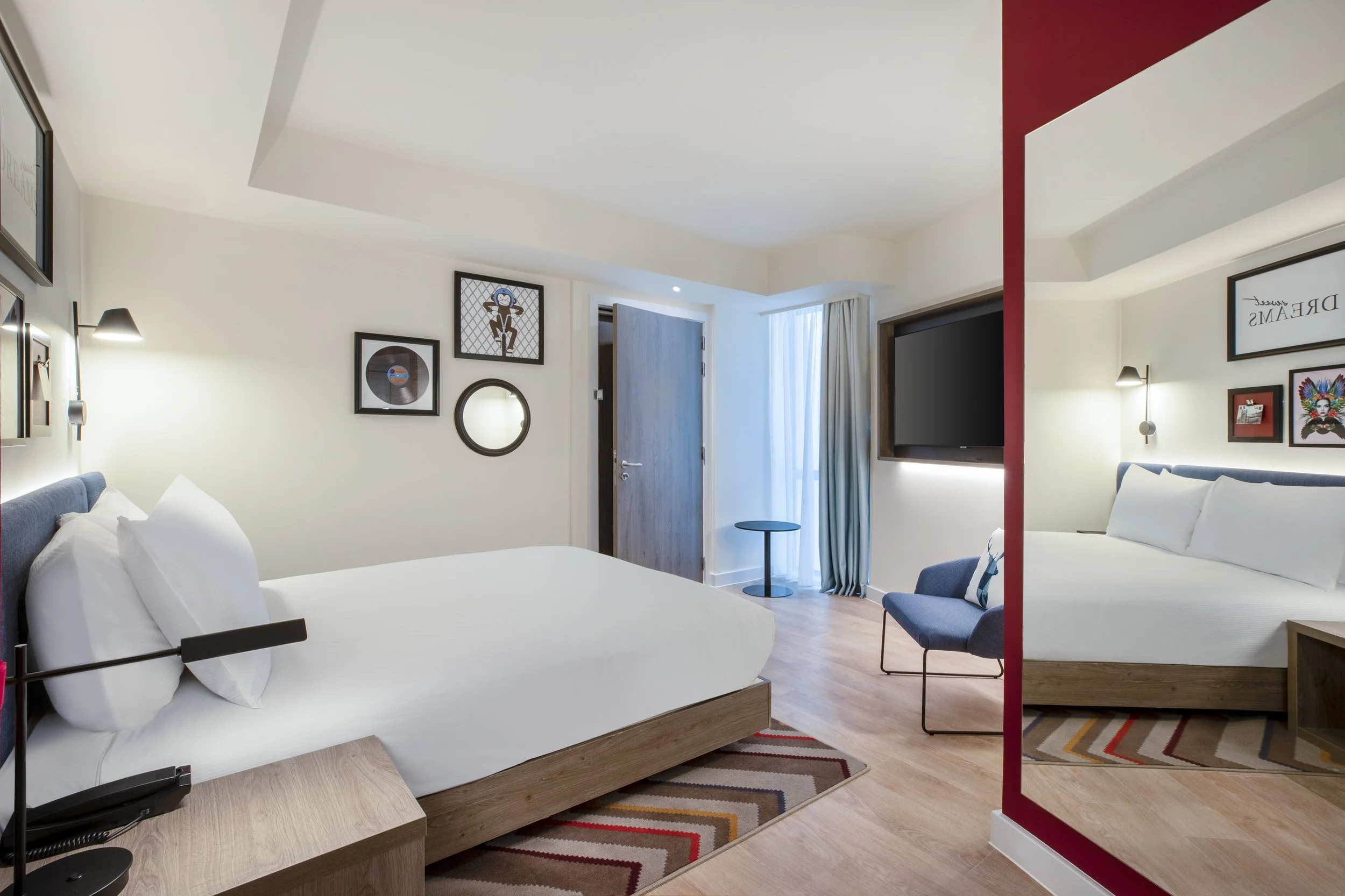 5 Hampton Hilton Bath.jpg