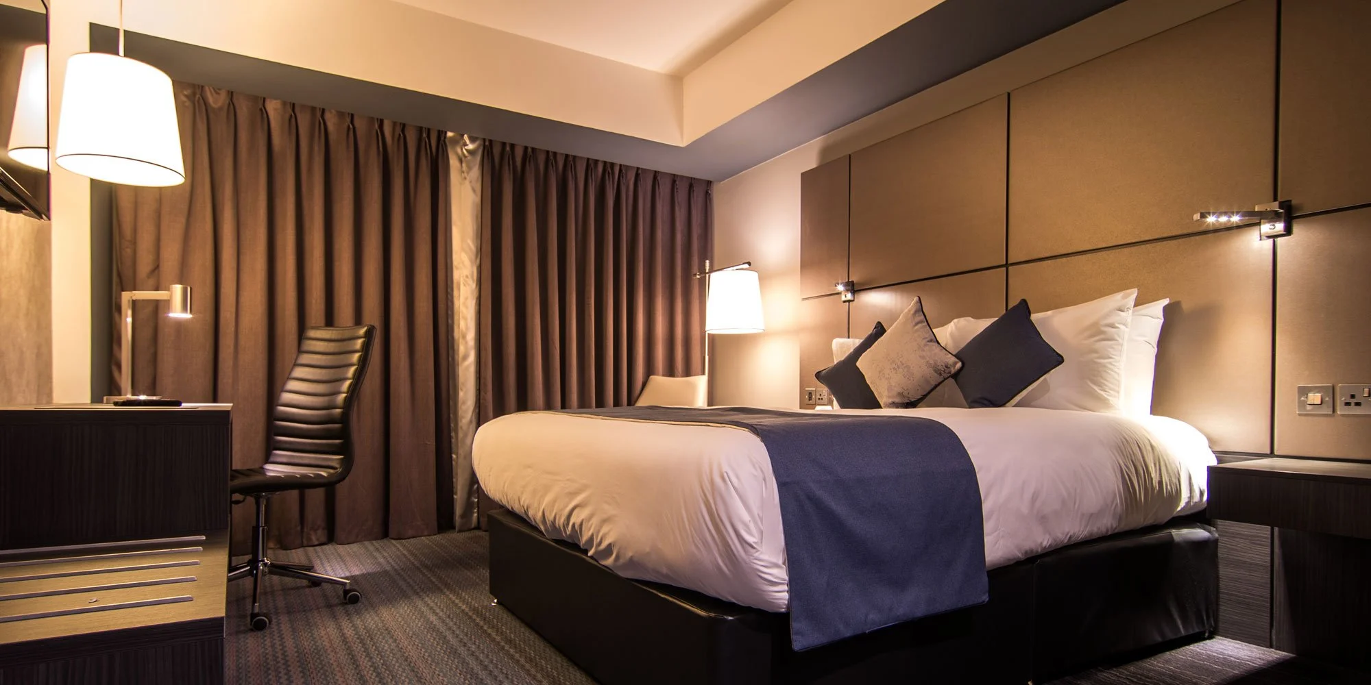 3 Crowne Plaza Aberdeen.jpg