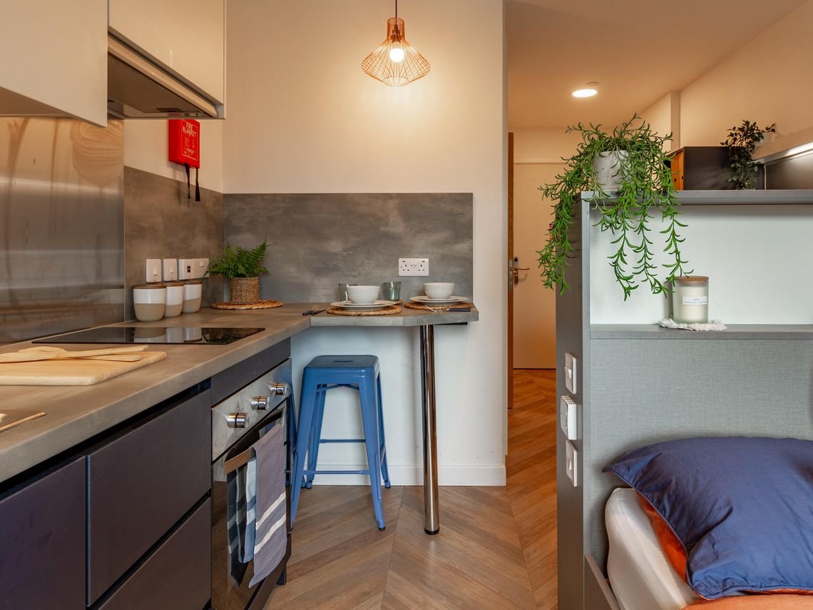 4 Holdenhurst Bournemouth.jpg