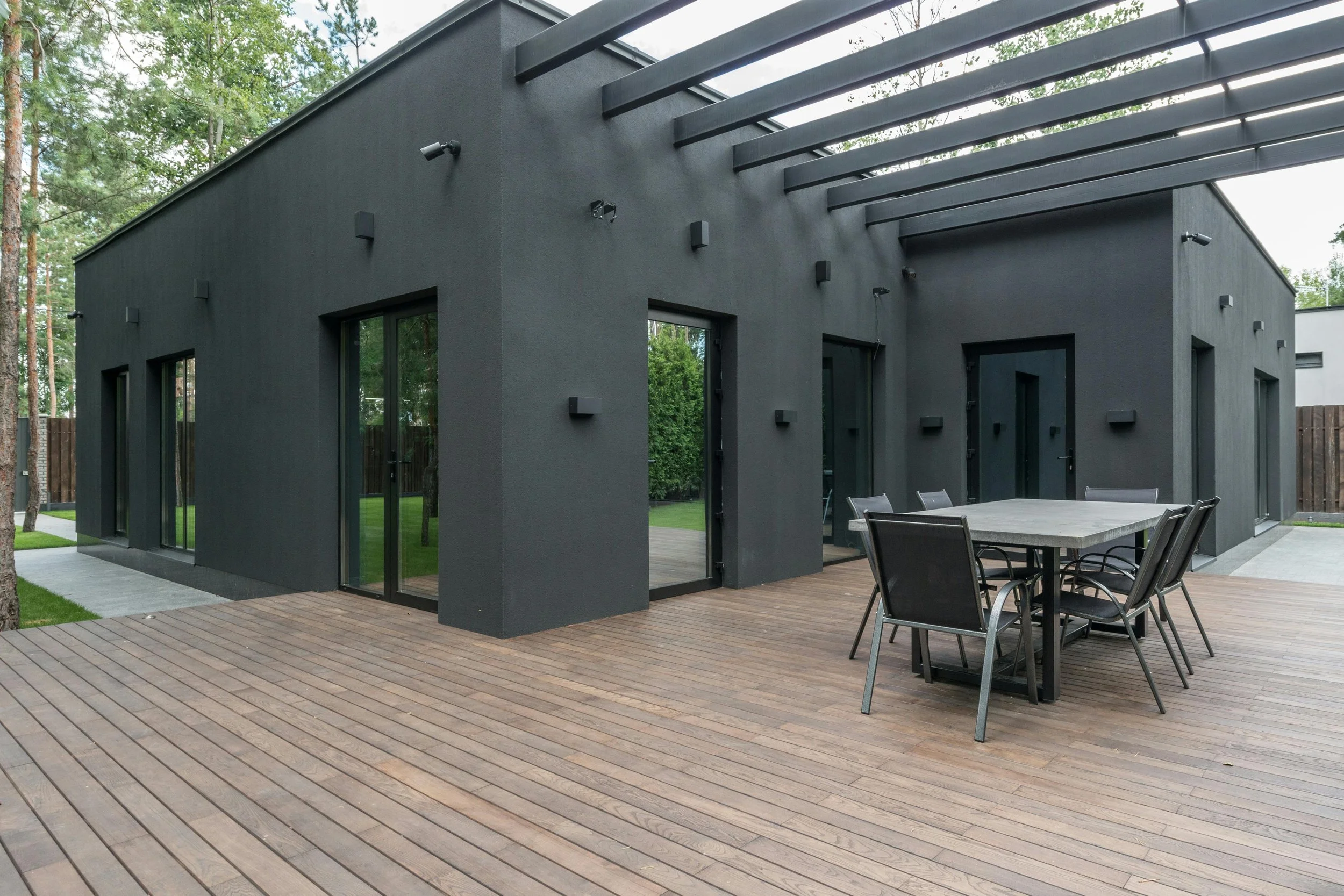Deck & Outdoor Living