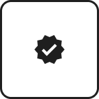 Ein Symbol mit einem Häkchen in einem Kreis, wahrscheinlich ein Verifizierungs- oder Bestätigungssymbol.