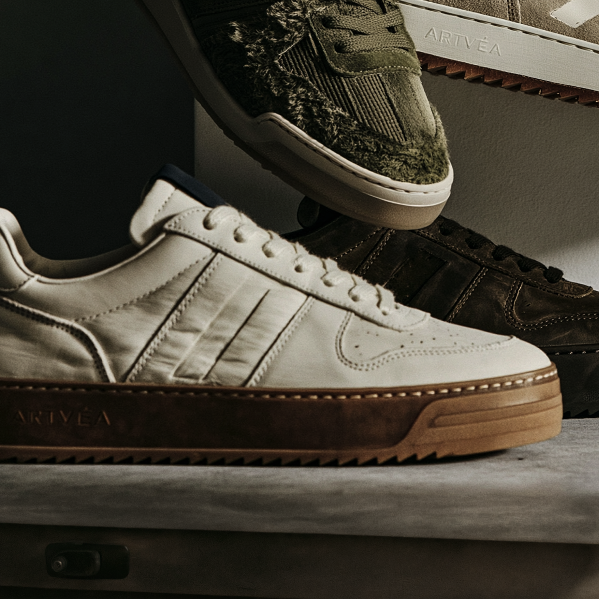 Sneakers von Studio ARTVÉA als ergänzendes Footwear Produkt für kuratierte Brand Apparel und Teamwear Konzepte.