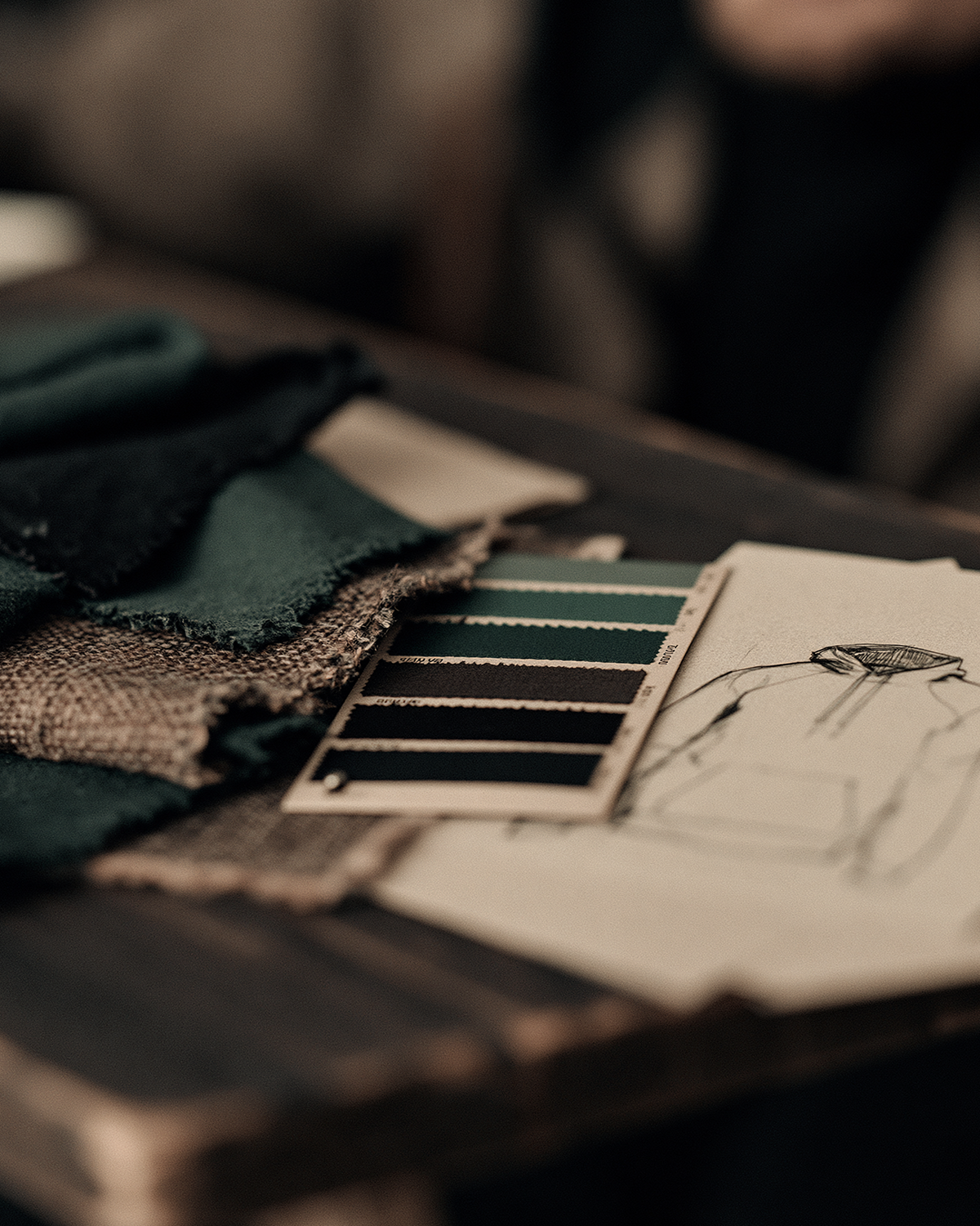 Fashion Consulting mit Materialauswahl, Designskizze und Produktentwicklung für individuelle textile Kollektionen