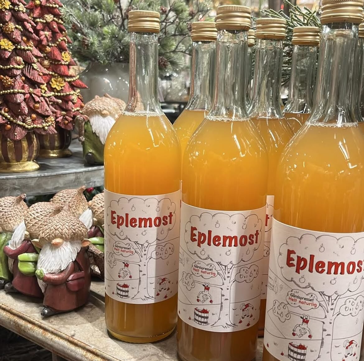 Kj&oslash;p vakre blomster 🌸 og eplemost 🍎 hos Inspira Blomster p&aring; Amfi Raufoss. God helg