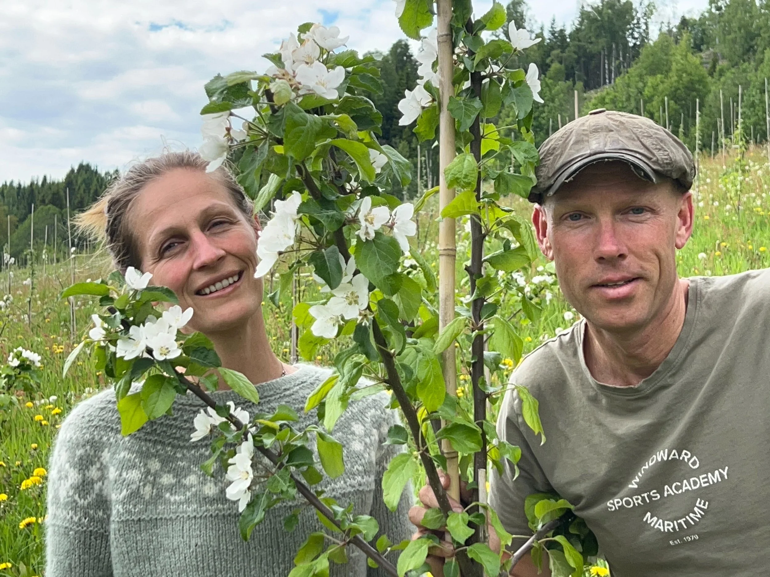 Sm&aring; blomster n&aring; 🌸 Store smaker senere 🍏 #eple #sider #leiepressing #mosteri