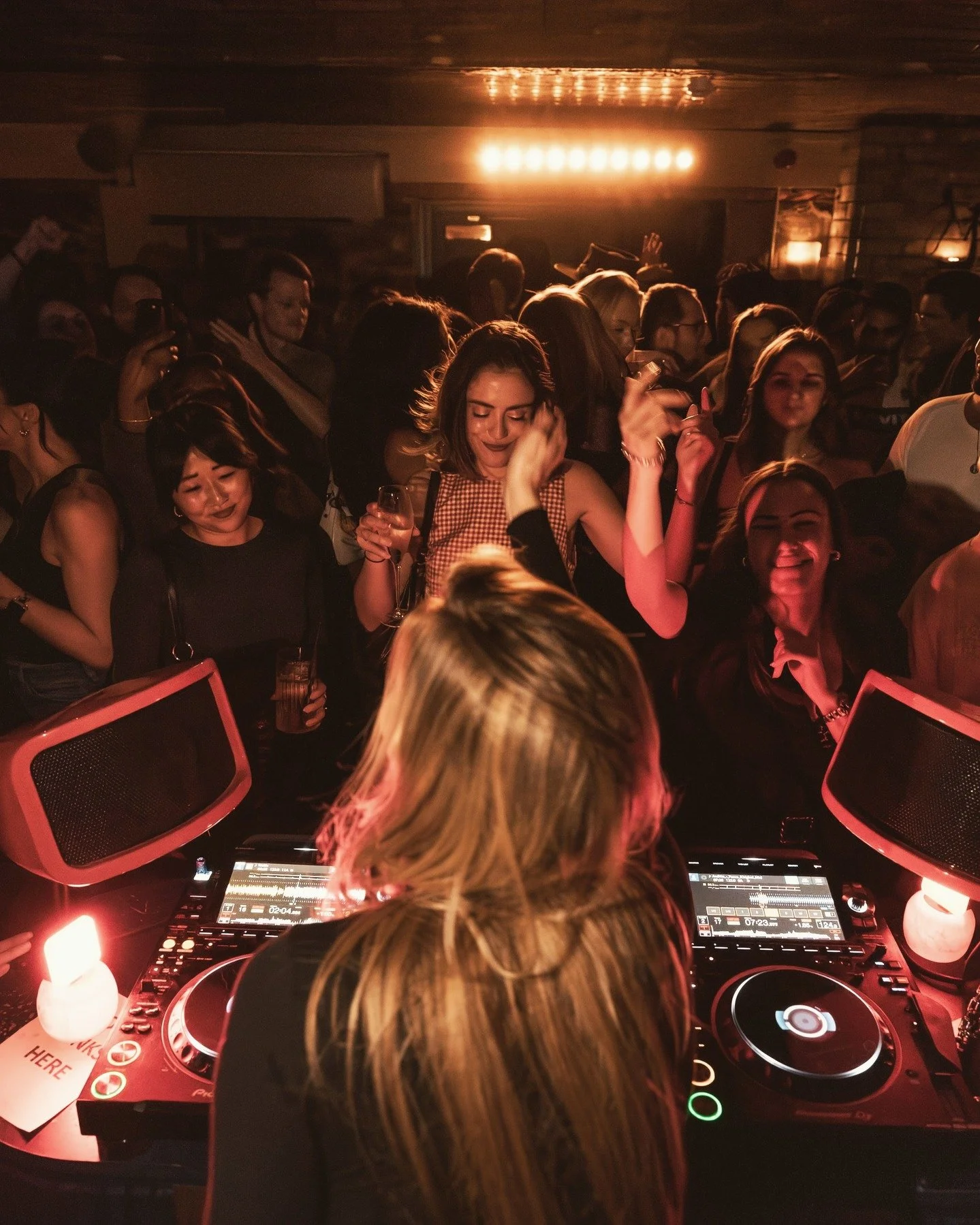 Moments from @kavelondon last Friday 🌒

Huge thanks to everyone who joined us to make it special!
🕯️ @kavelondon 🎧 @dashadj_ @azza_djuk @shervy68 📸 @siisii.uk

🔗 ​Stay tuned for the next event, RSVP in bio.

​#SOL #IndieDance #Melodichouse #Kave