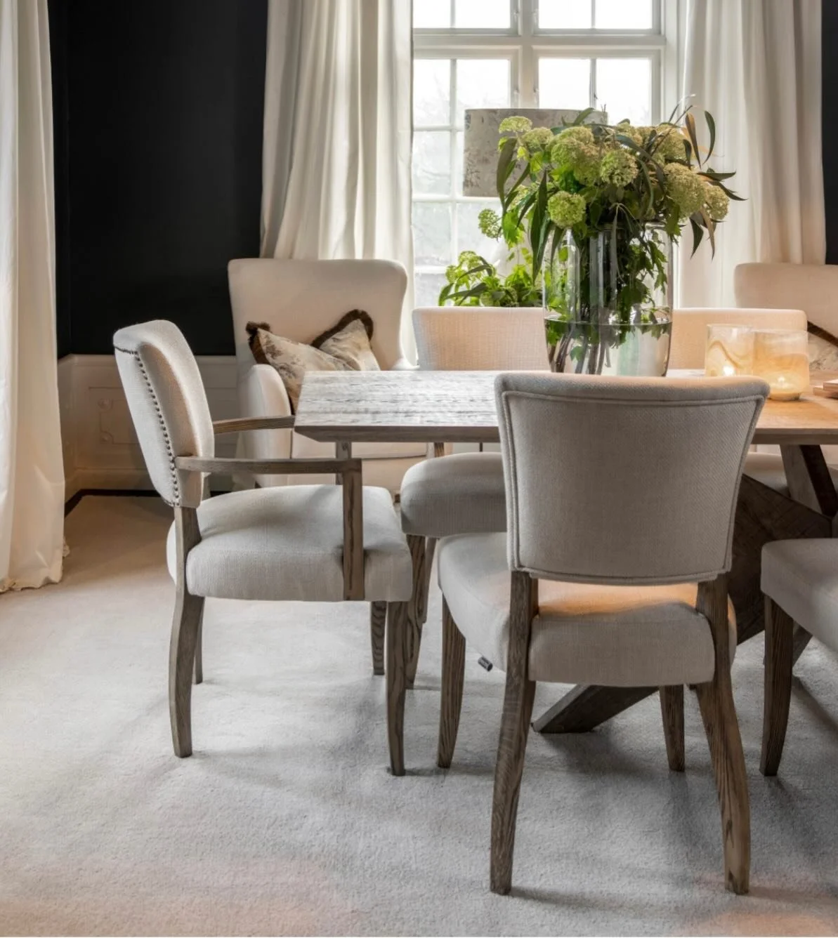 INSPIRASJONSBILDE🌟🌟

#artwood #interi&oslash;r #stoler #m&oslash;bler
#design #differentwaysofliving
#showrom #marvikatorv