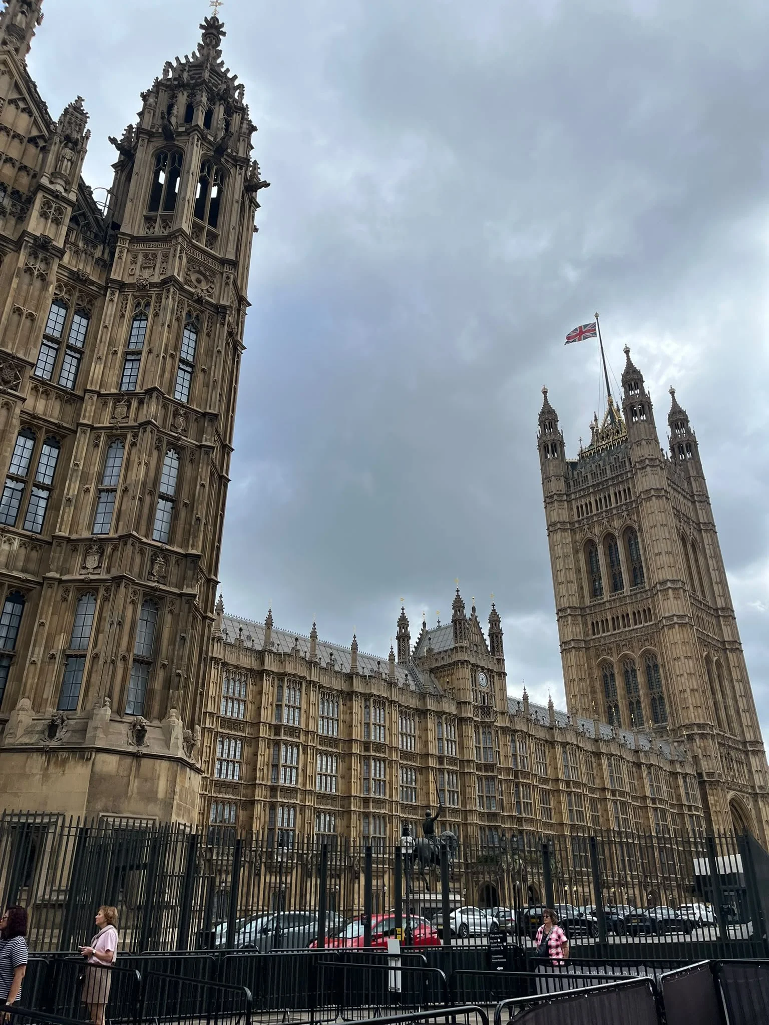 Mum Love meets MP Laura Kyrke-Smith to build momentum for maternal identity and emotional support