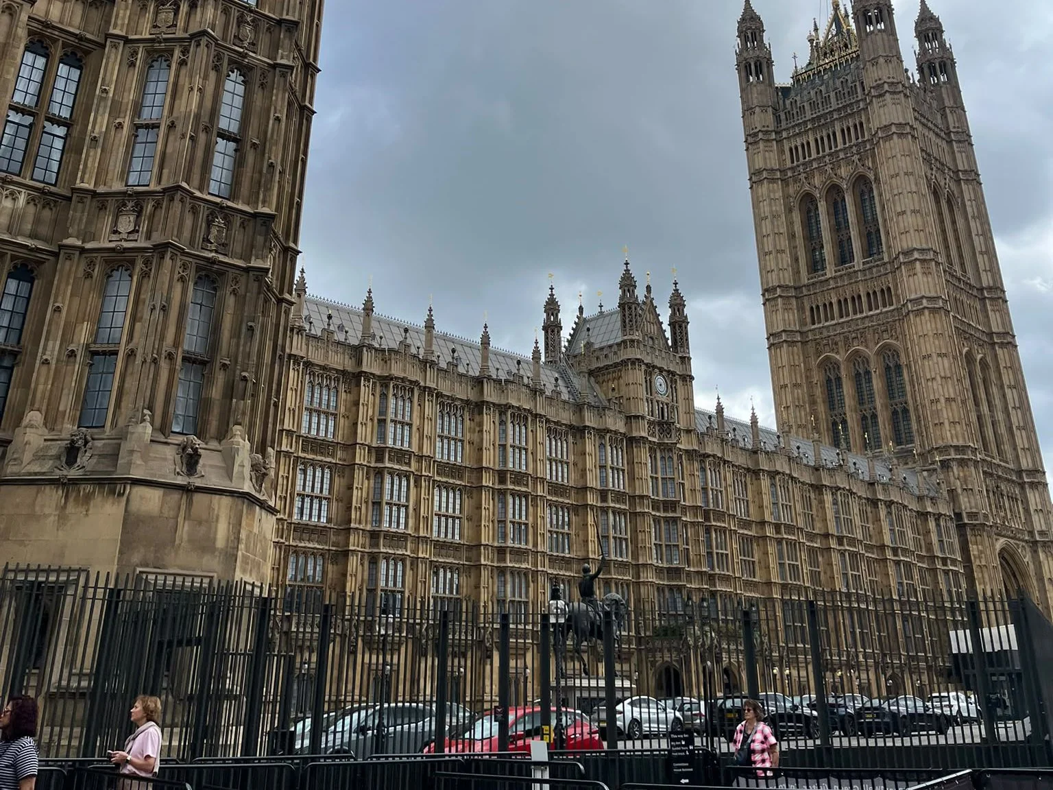 Mum Love meets MP Laura Kyrke-Smith to build momentum for maternal identity and emotional support