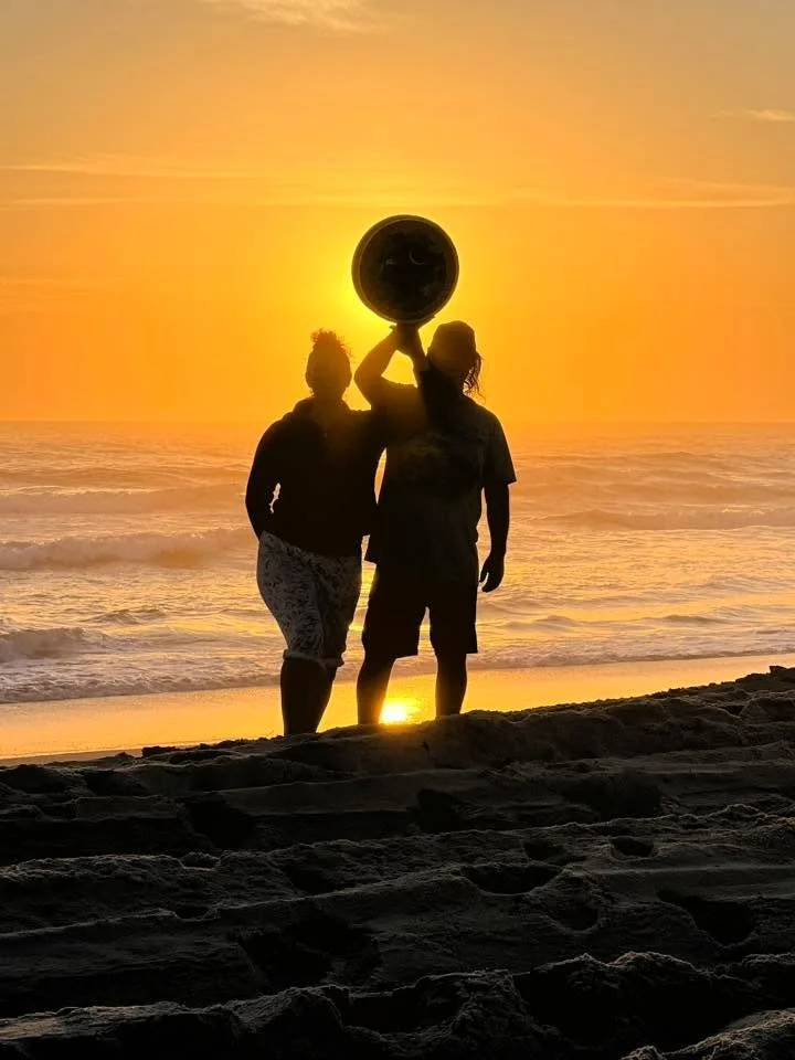 Solstice blessings dear hearts with love from our hearts to yours 🌹

🌟May this day be filled with golden light overflowing from your Soul 

🦅 may your vision be as clear as the eagles 

🔥May your inner fire activate your wildness 

💦May you sing