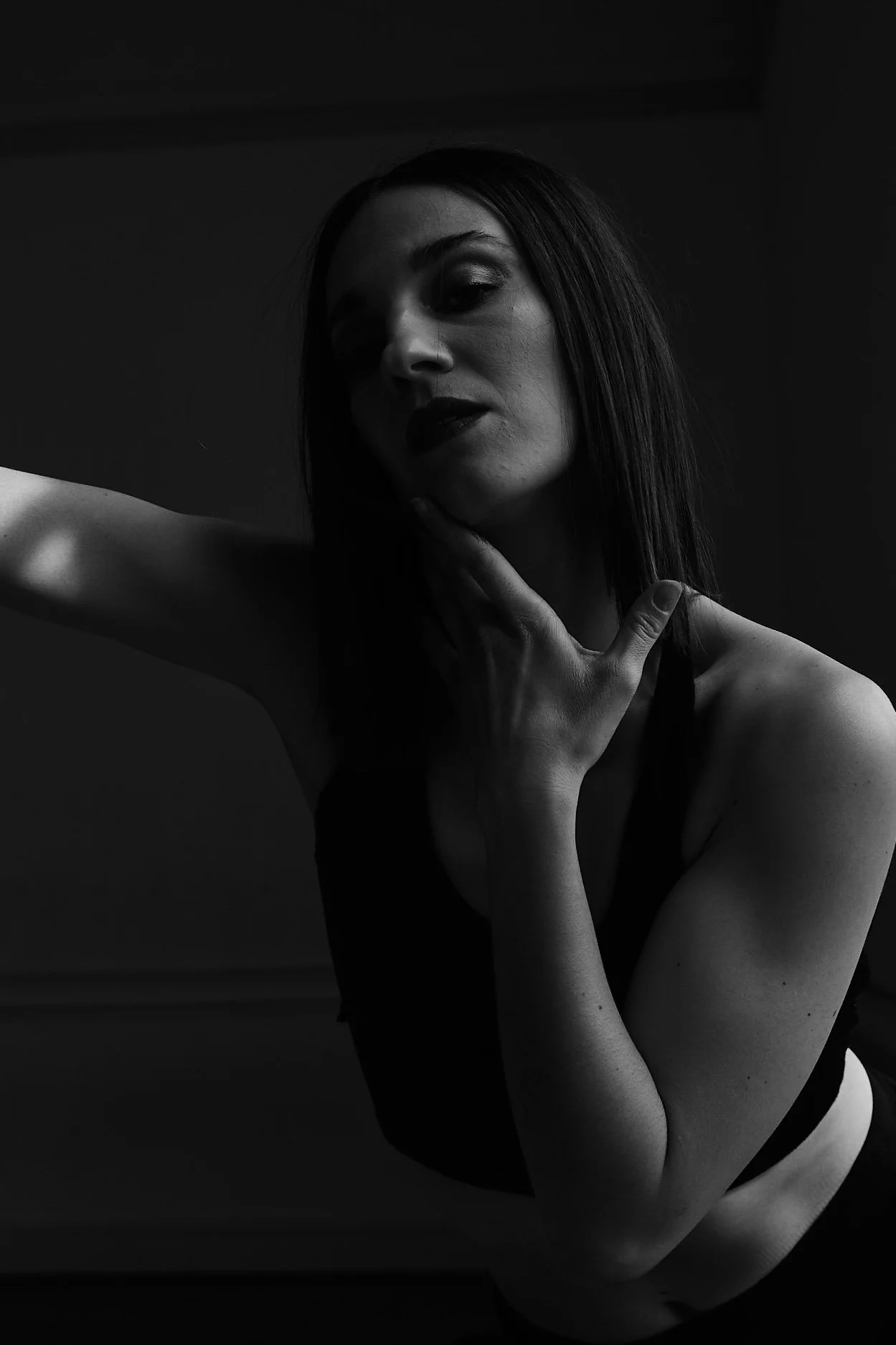 Dominique 18thApril_MONOCHROME-1295-Black skirt_LR1652541421749(1).jpg