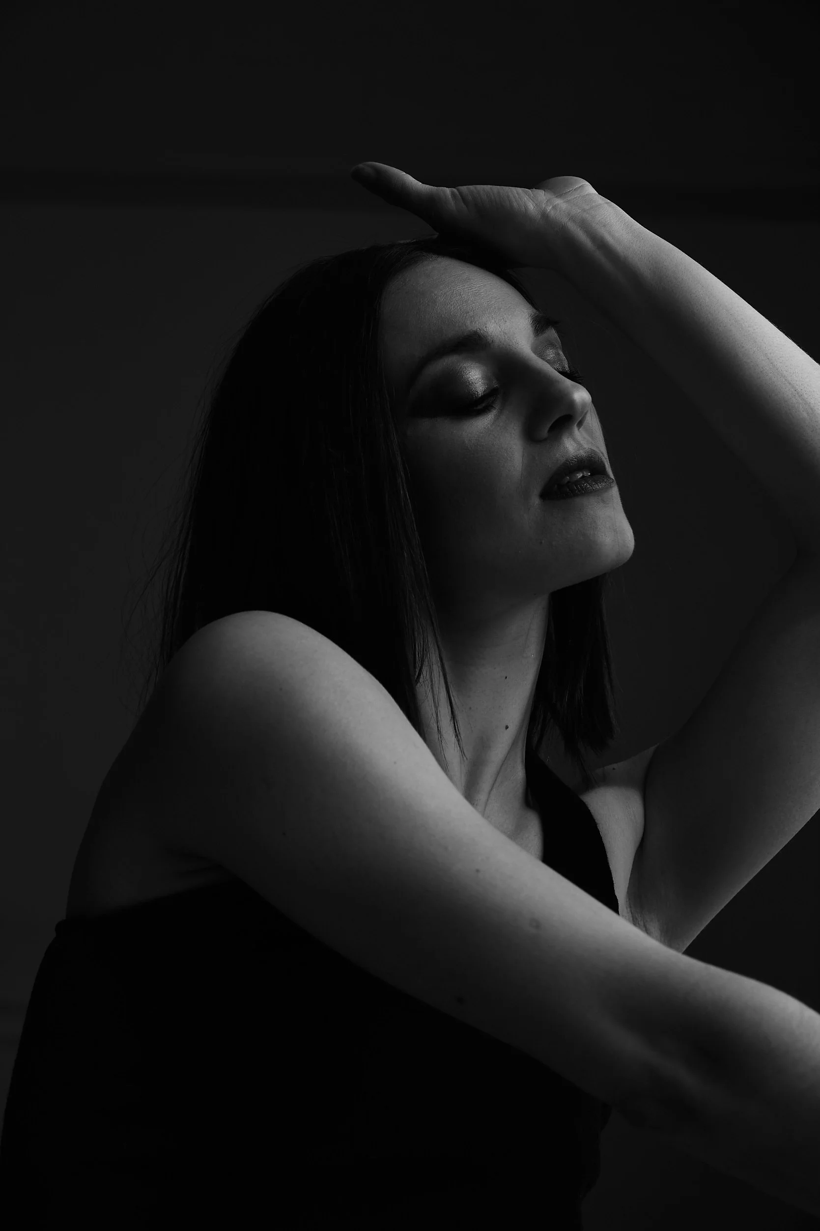 Dominique 18thApril_MONOCHROME-1298-Black skirt_LR1652541421750(1).jpg