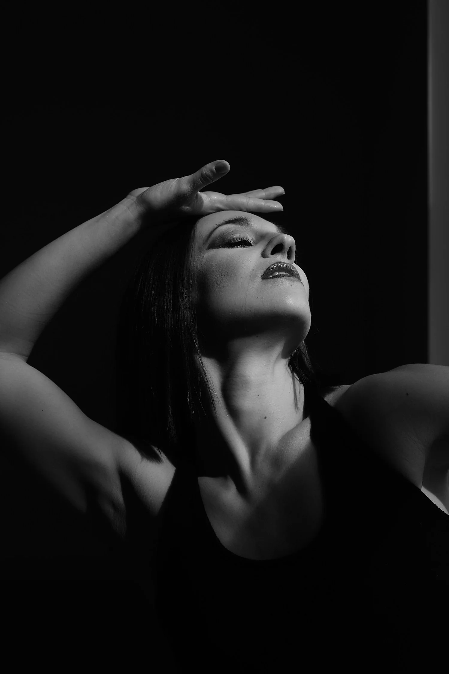 Dominique 18thApril_MONOCHROME-1283-Black skirt_LR1652541421748(1).jpg