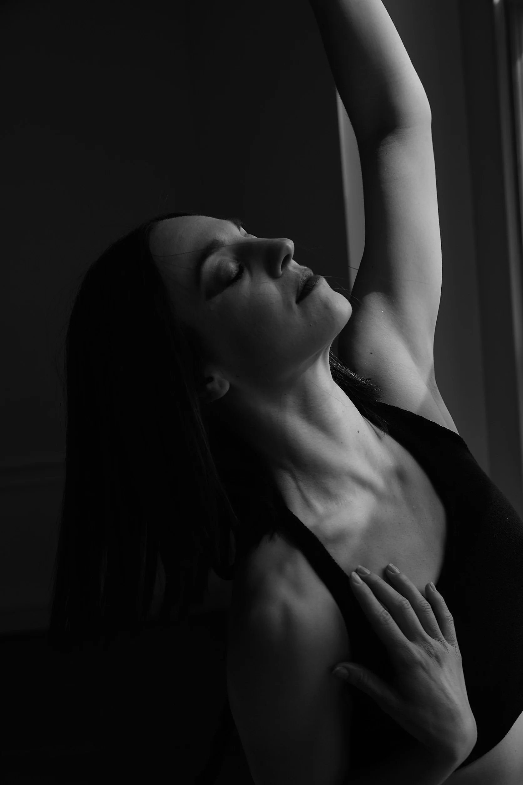 Dominique 18thApril_MONOCHROME-1280-Black skirt_LR1652541421748(1).jpg