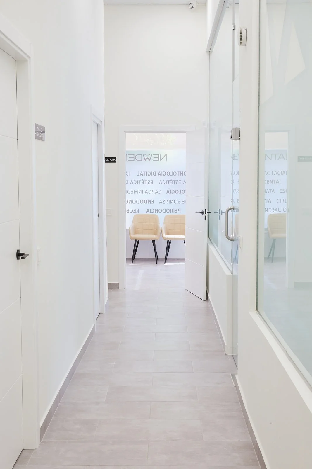 pasillos-Clinica New Dental 2024-IDP_2115.jpg