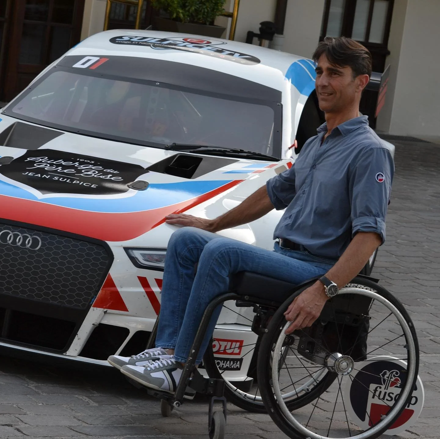 Je suis fier de compter comme partenaire @fusalp une marque fran&ccedil;aise de haut niveau  dont l&rsquo;&eacute;tat d&rsquo;esprit et les produits, &agrave; la fois techniques, beaux et sobres, correspondent aux valeurs de mon projet. 
Merci de cet