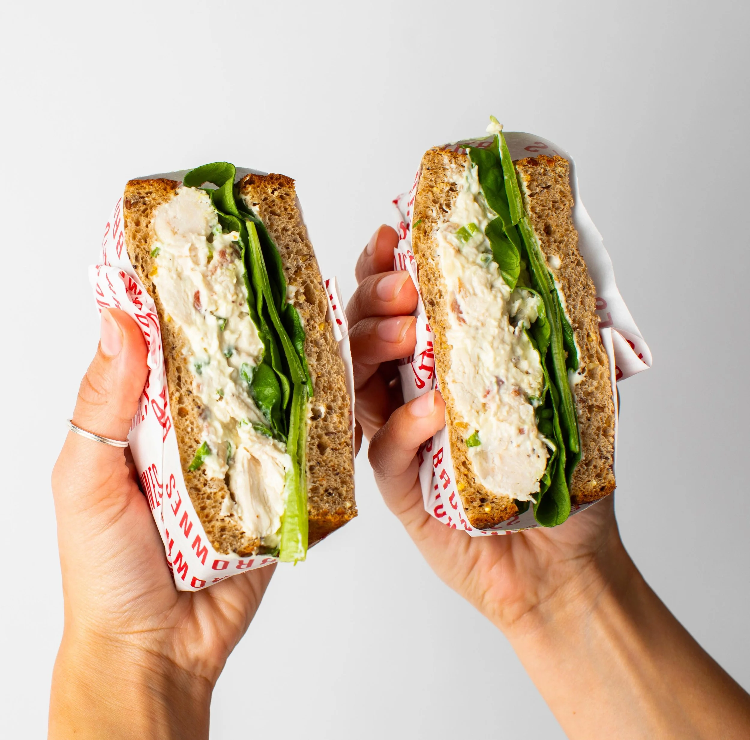 🥪✨ Meet your new lunch favourite.

Our Chicken Caesar Sandwich is packed with tender chicken breast, crisp baby gem lettuce, shaved parmesan 🧀 and creamy Caesar dressing, all served on fresh bread 🍞.

Freshly made, generously filled and guaranteed