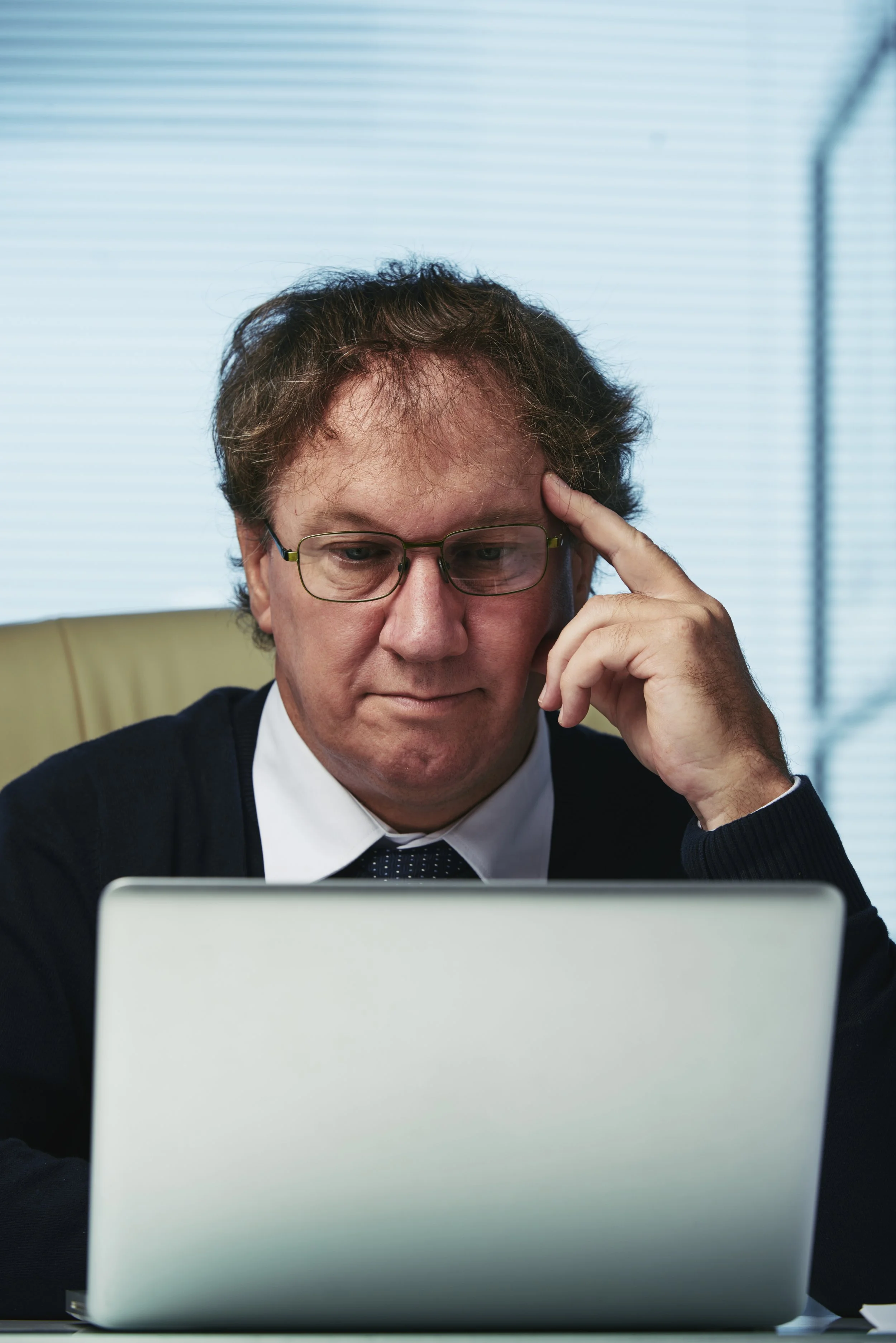 Who does dyslexia assessments in New Zealand, and how do they do them?