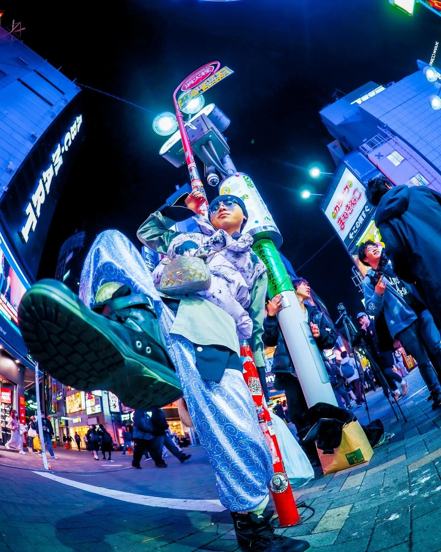 Shibuya 
My last photoshoot in Tokyo pt.1

Thank you so much @yyyyvuuu24 🔥

Editing these pictures just made me miss this city even more

#shibuyacrossing #shibuya #tokyo #japan 
#japanstreetstyle #japanstreetwear