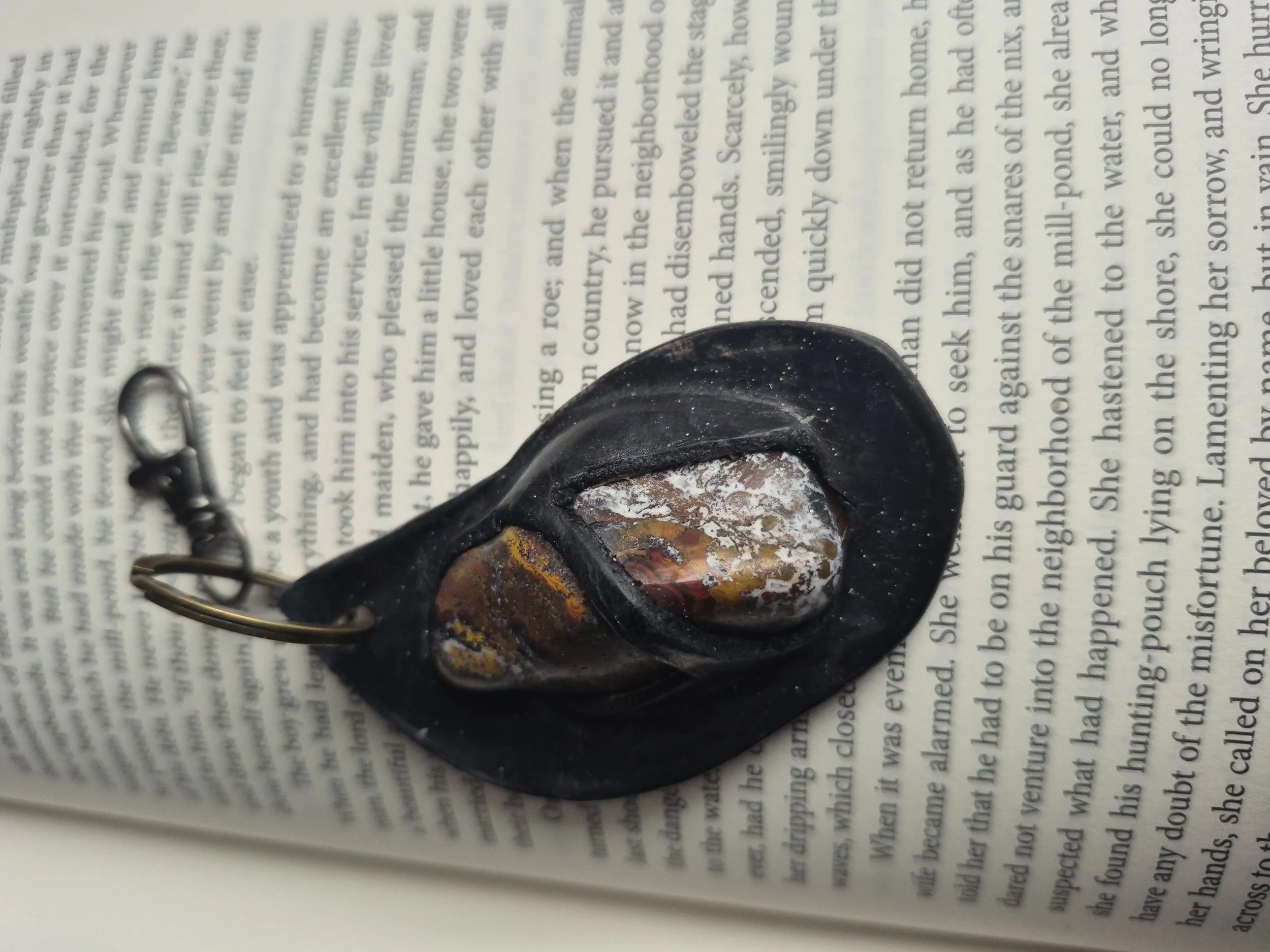 Leather and Stone Keyring.