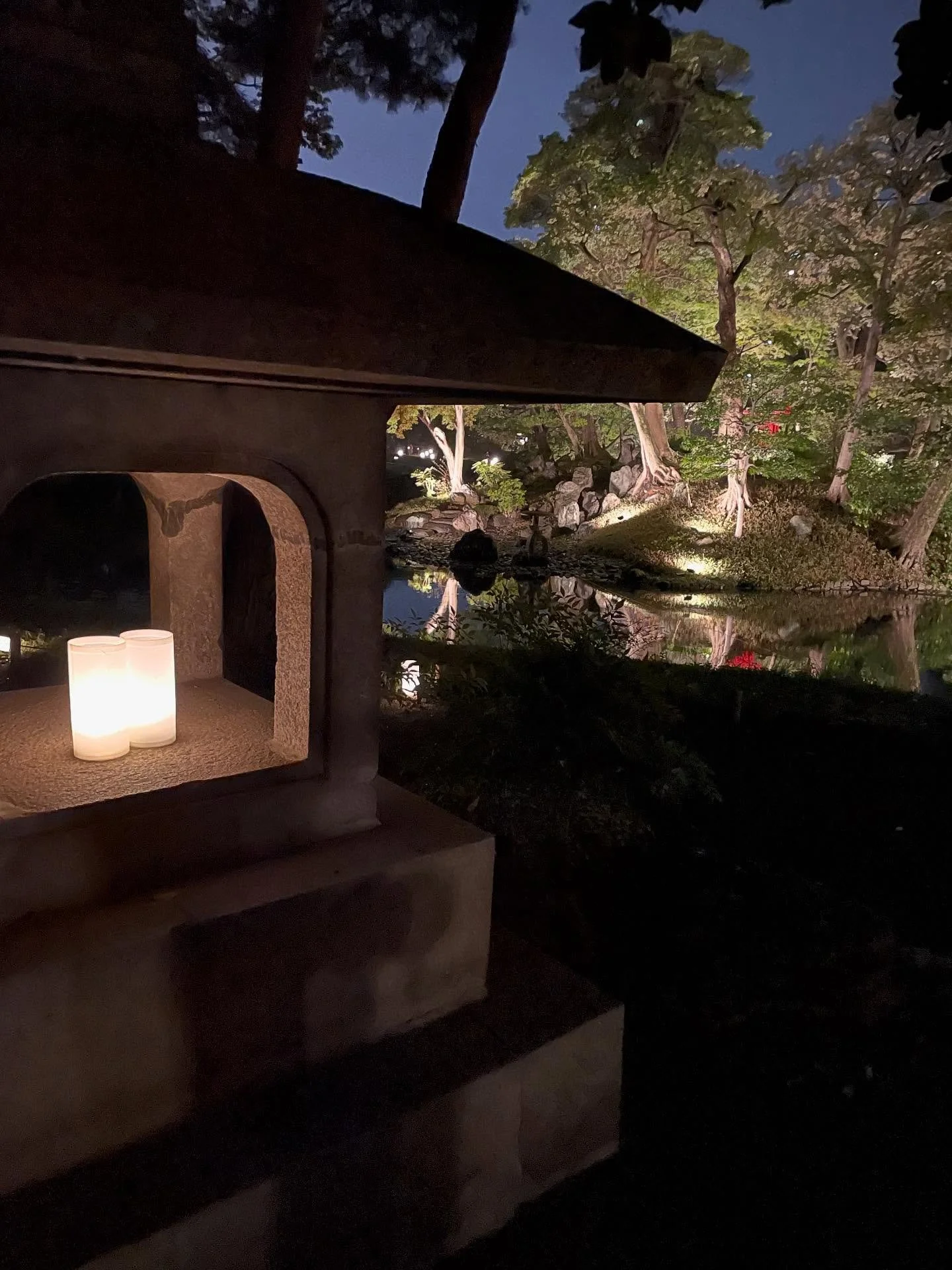 Evening Light-Up Event at Koishikawa Korakuen Gardens
near Iidabashi in Tokyo!

It looks so beautiful at night! There were fresh onigiri and dango stalls as well as a wonderful performance!

#koishikawakorakuen 
#lightup 
#tokyo