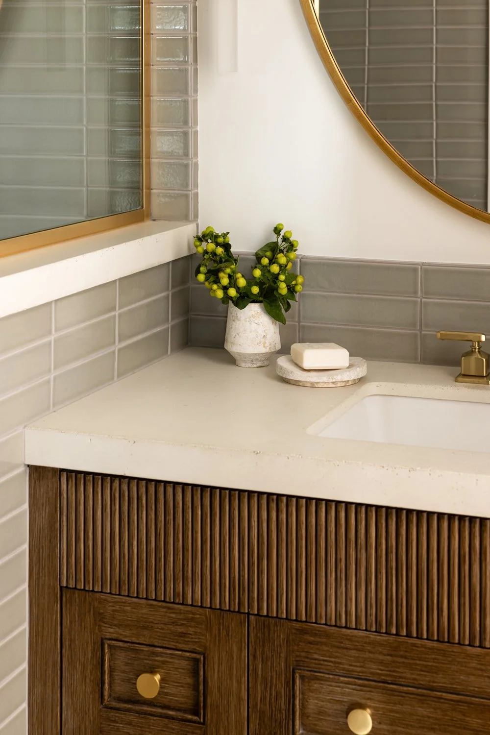 guest bathroom details