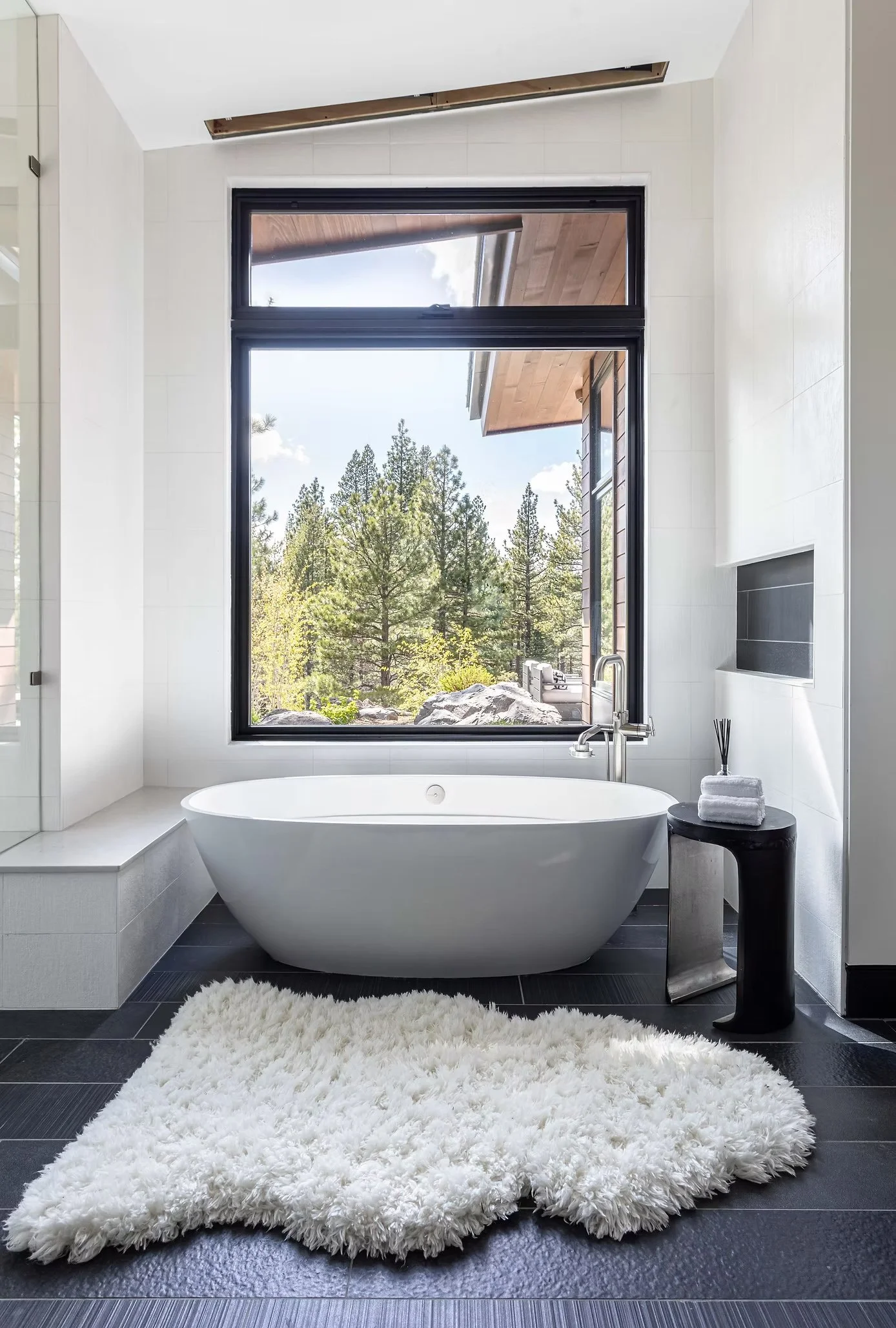 master bathroom tub