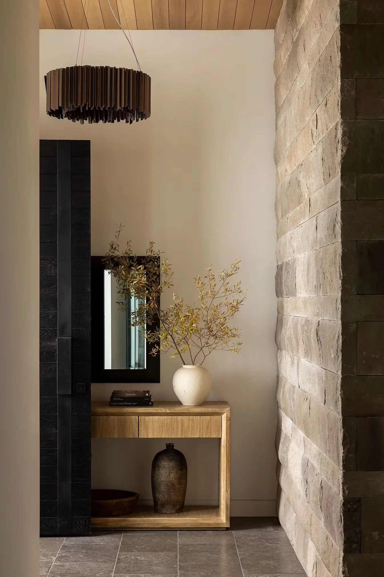 entry way detail with table and mirror
