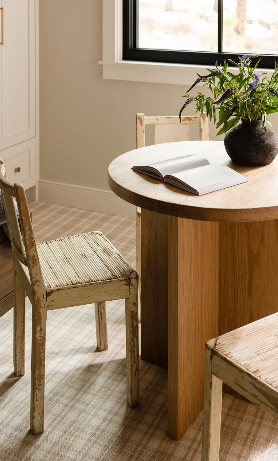 guest bedroom table and chairs 