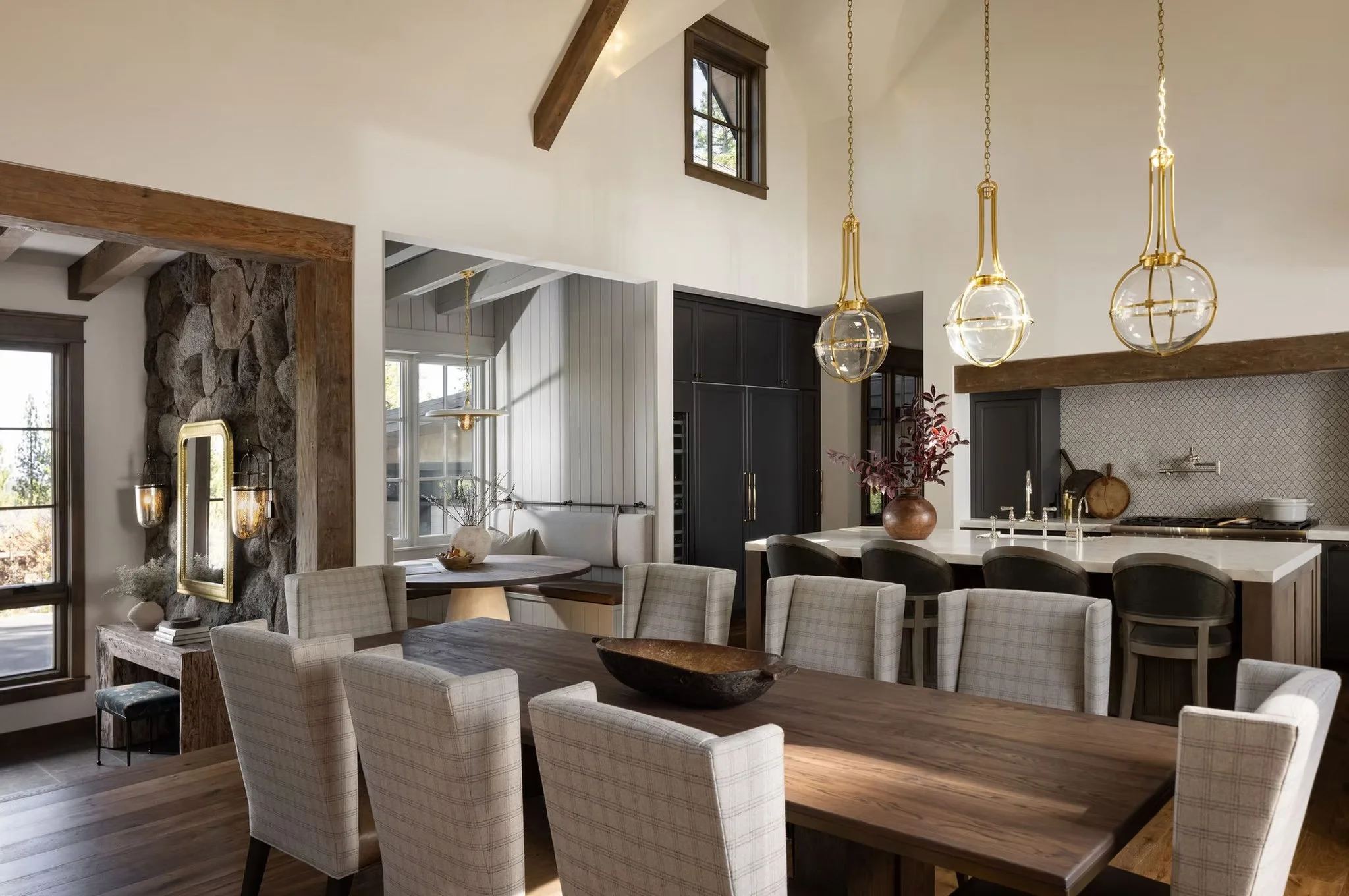 dining room into kitchen