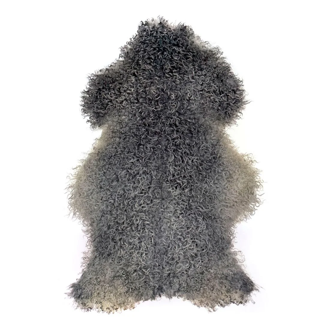 Eko gotländskt fårskinn – täta lockar i djupa grå nyanser