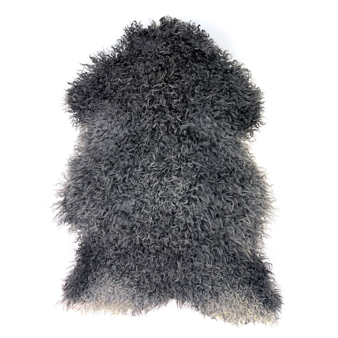 Eko gotländskt fårskinn – täta lockar i djupa grå och grafitnyanser