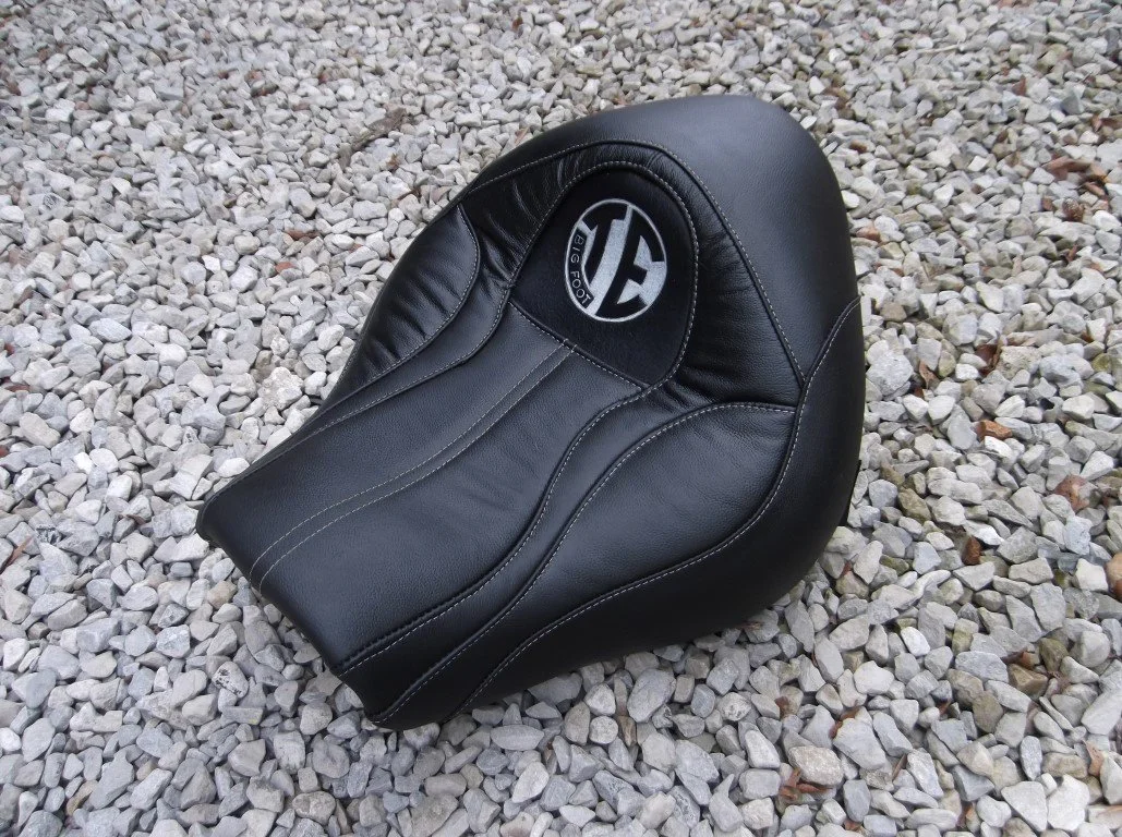 hand-tooled-leather-motorcycle-seats-0522-46.jpg