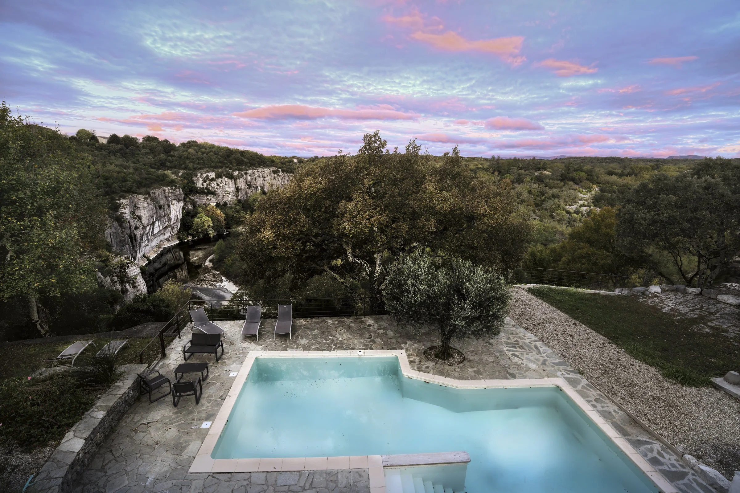 Piscine Sunrise HDR SD.jpg